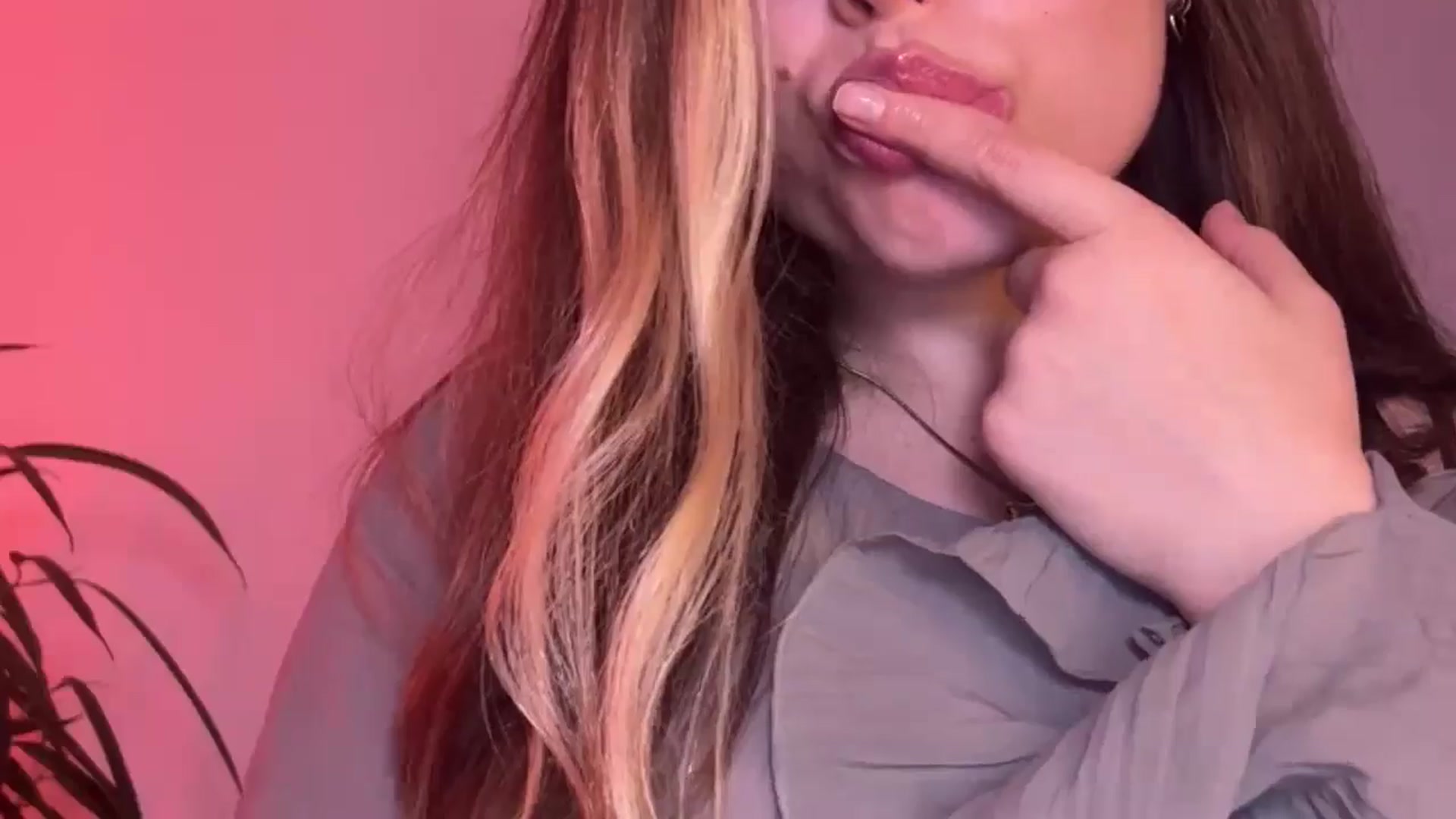 Gallery image thumbnail from SabrinaGolden's myfreecams stream on, 10/19/2024, 21:51 image 11 of 20