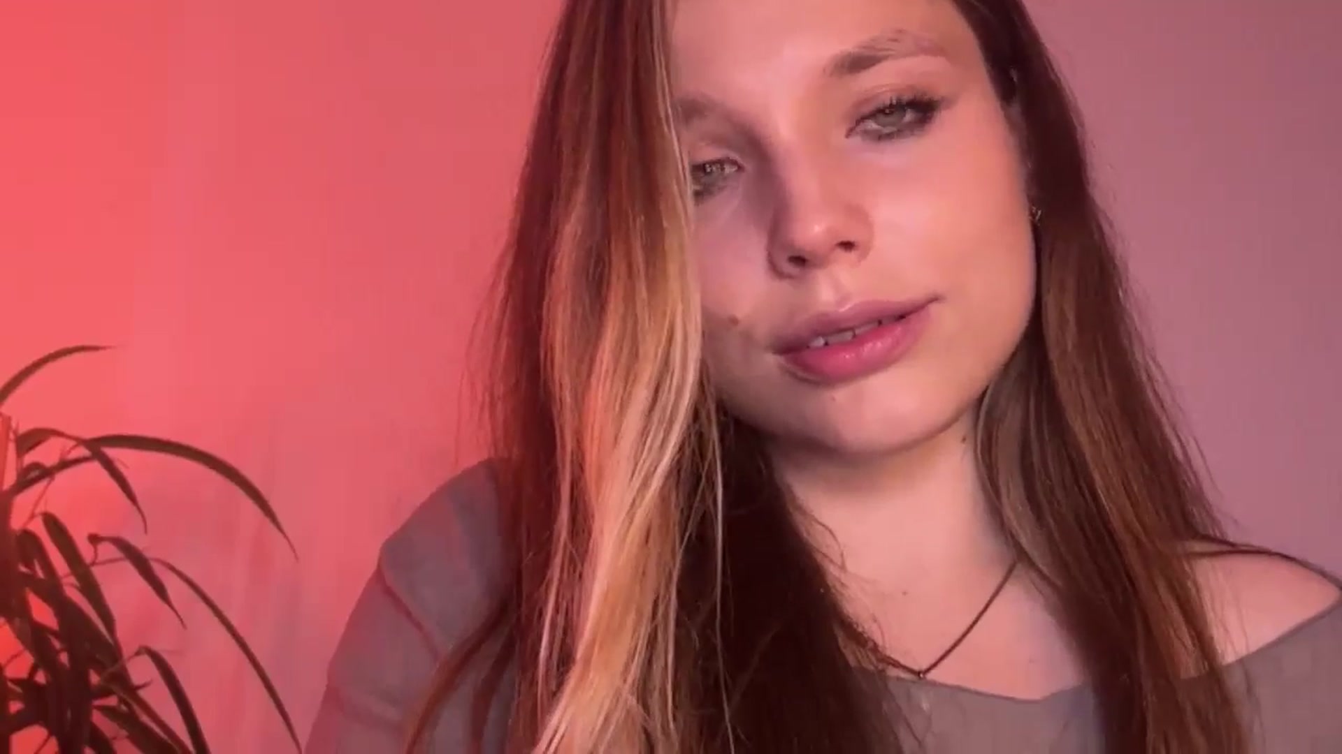 Gallery image thumbnail from SabrinaGolden's myfreecams stream on, 10/19/2024, 23:20 image 12 of 20