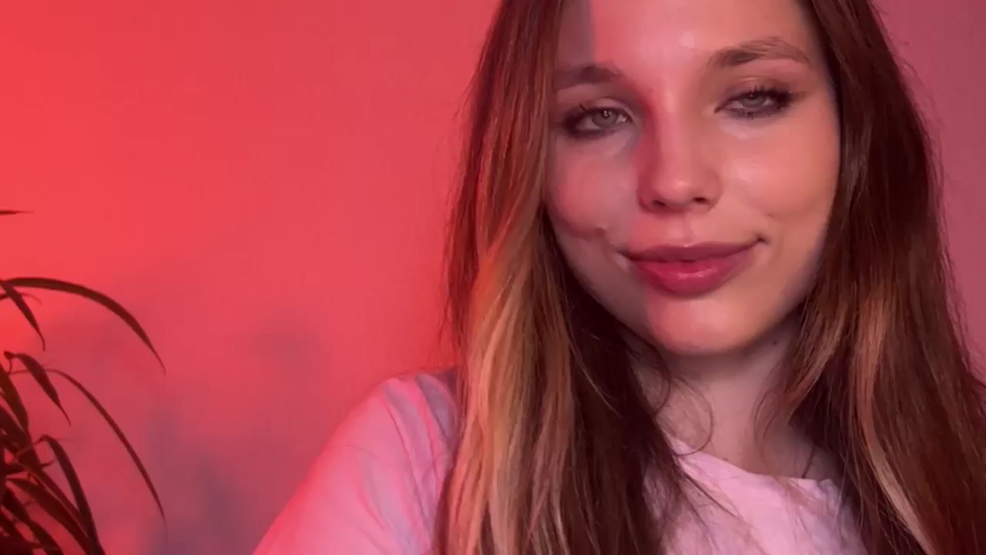 Gallery image thumbnail from SabrinaGolden's myfreecams stream on, 10/20/2024, 01:00 image 1 of 20