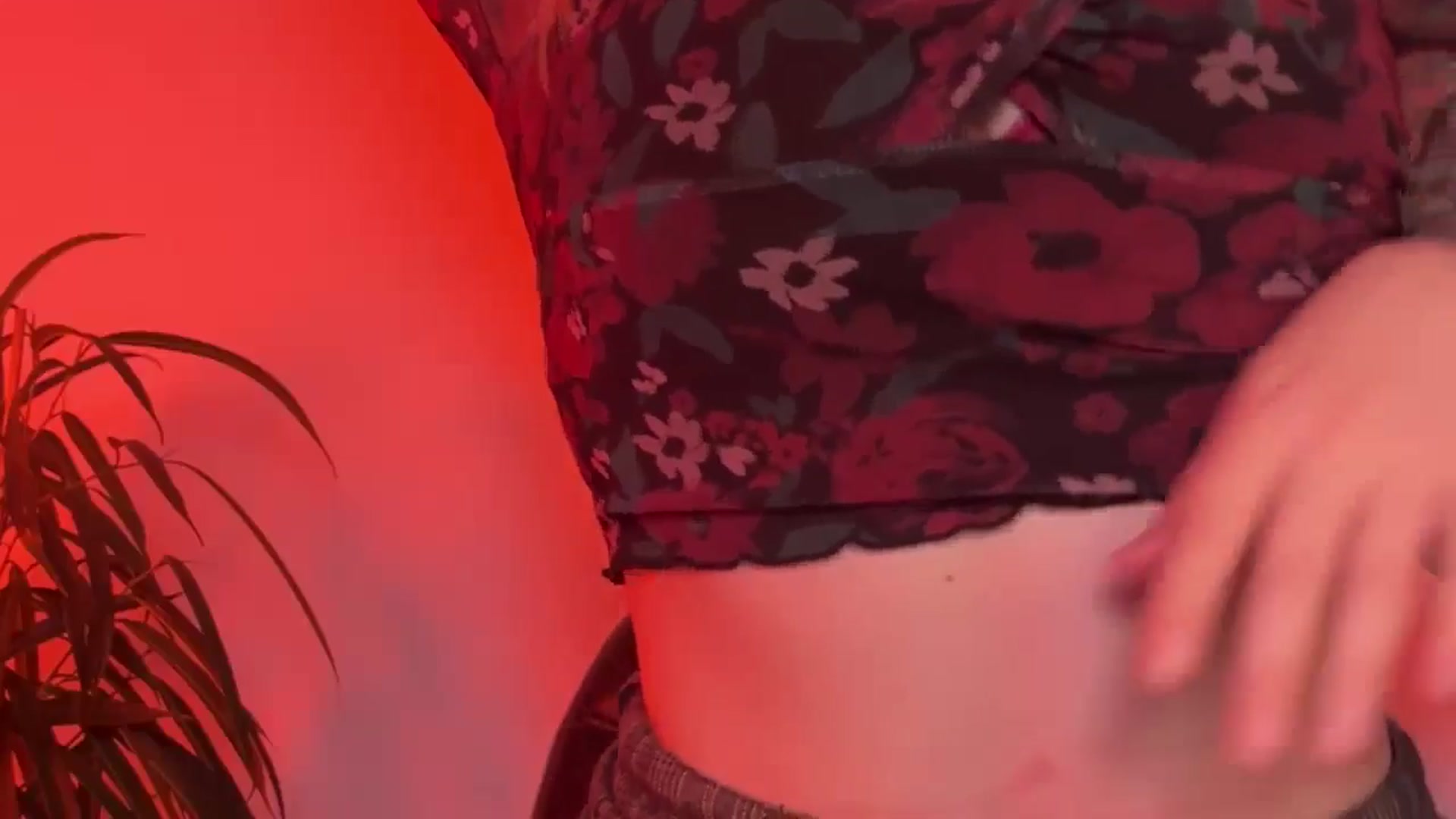Gallery image thumbnail from SabrinaGolden's myfreecams stream on, 10/20/2024, 23:25 image 19 of 20