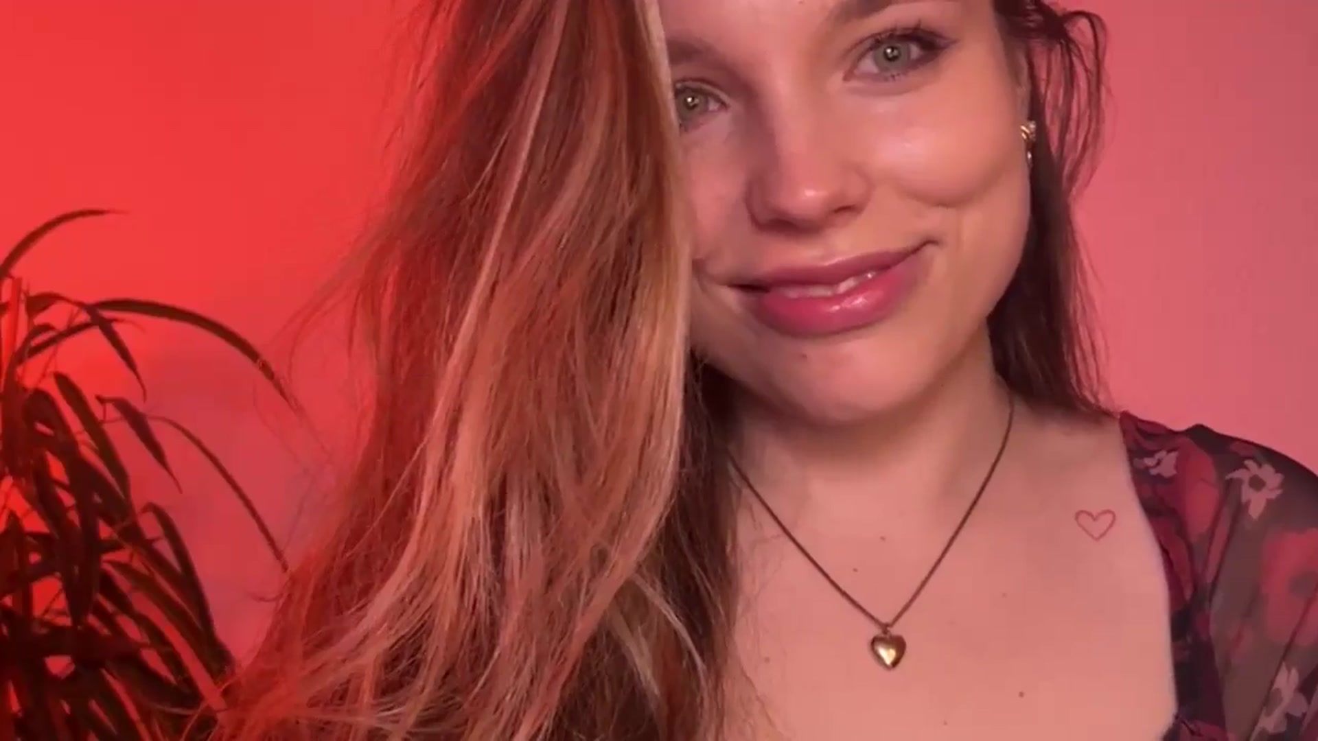 Gallery image thumbnail from SabrinaGolden's myfreecams stream on, 10/20/2024, 23:25 image 18 of 20