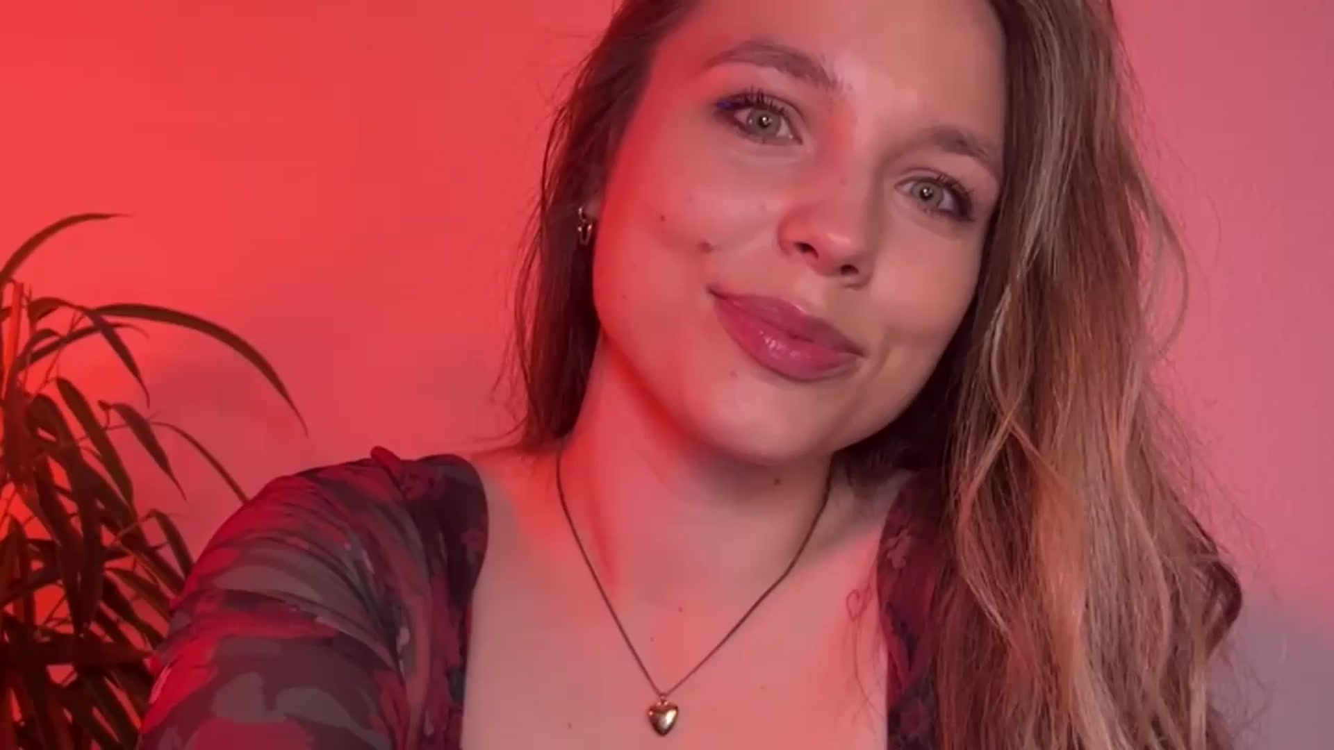 Gallery image thumbnail from SabrinaGolden's myfreecams stream on, 10/20/2024, 23:25 image 12 of 20
