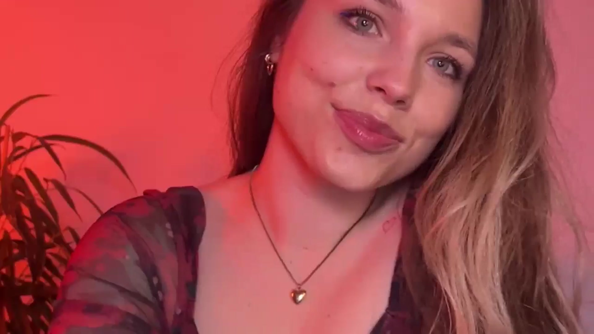 Gallery image thumbnail from SabrinaGolden's myfreecams stream on, 10/20/2024, 23:25 image 6 of 20