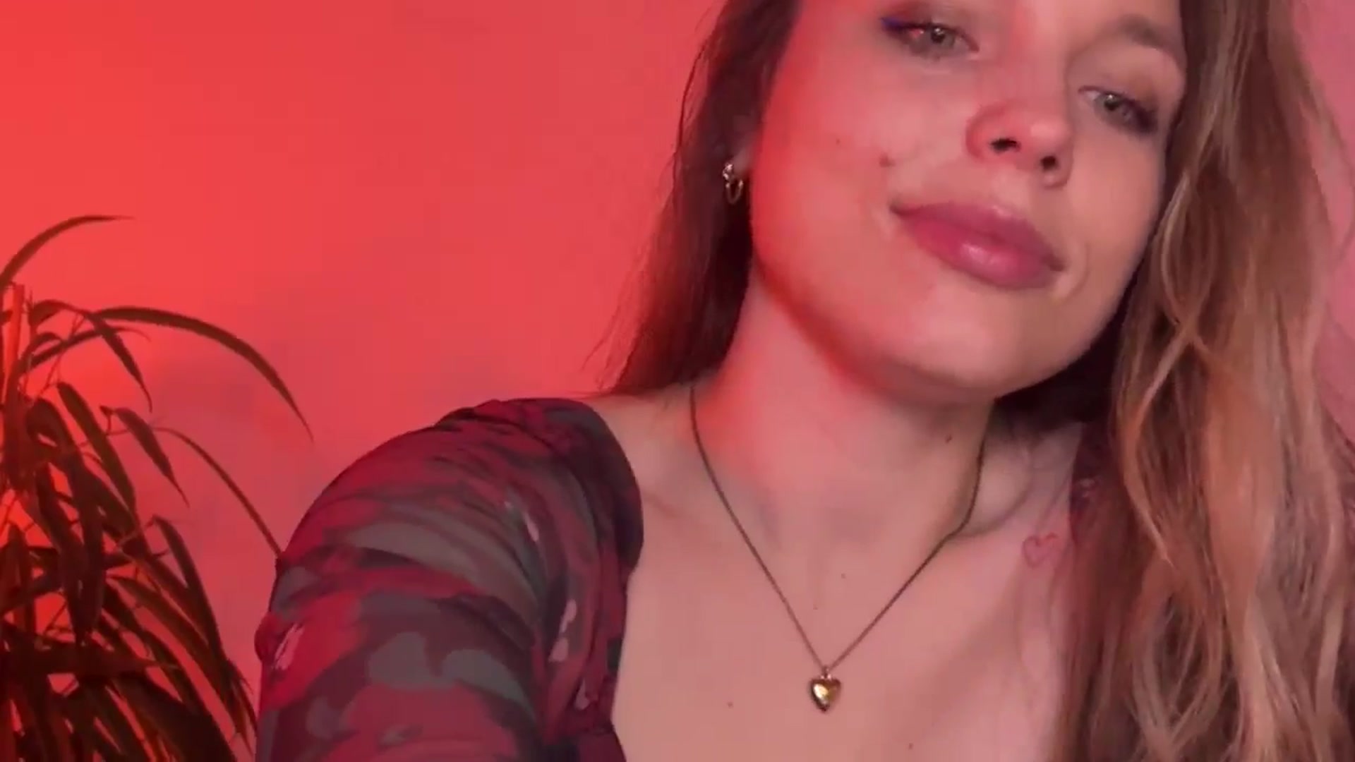Gallery image thumbnail from SabrinaGolden's myfreecams stream on, 10/20/2024, 23:25 image 11 of 20