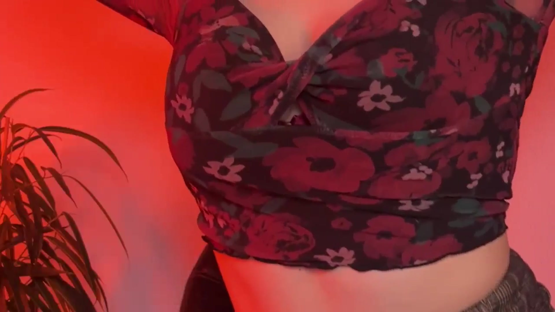 Gallery image thumbnail from SabrinaGolden's myfreecams stream on, 10/20/2024, 23:25 image 3 of 20
