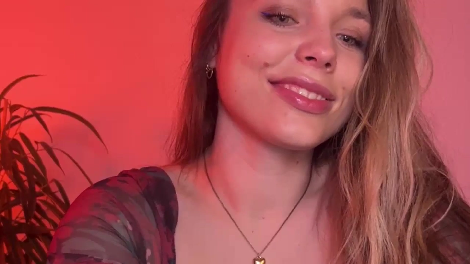 Gallery image thumbnail from SabrinaGolden's myfreecams stream on, 10/20/2024, 23:25 image 14 of 20