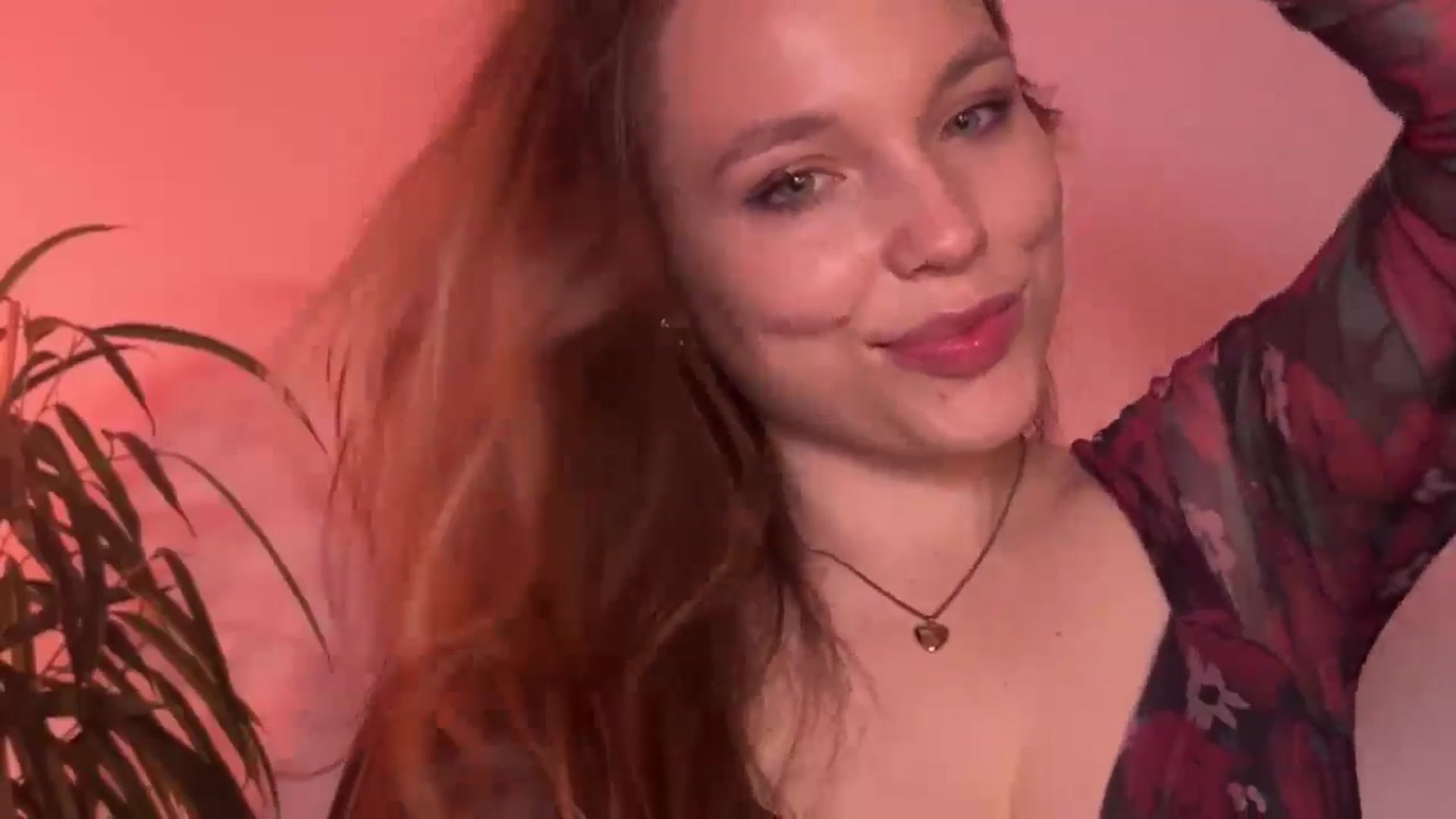 Gallery image thumbnail from SabrinaGolden's myfreecams stream on, 10/20/2024, 23:45 image 5 of 20