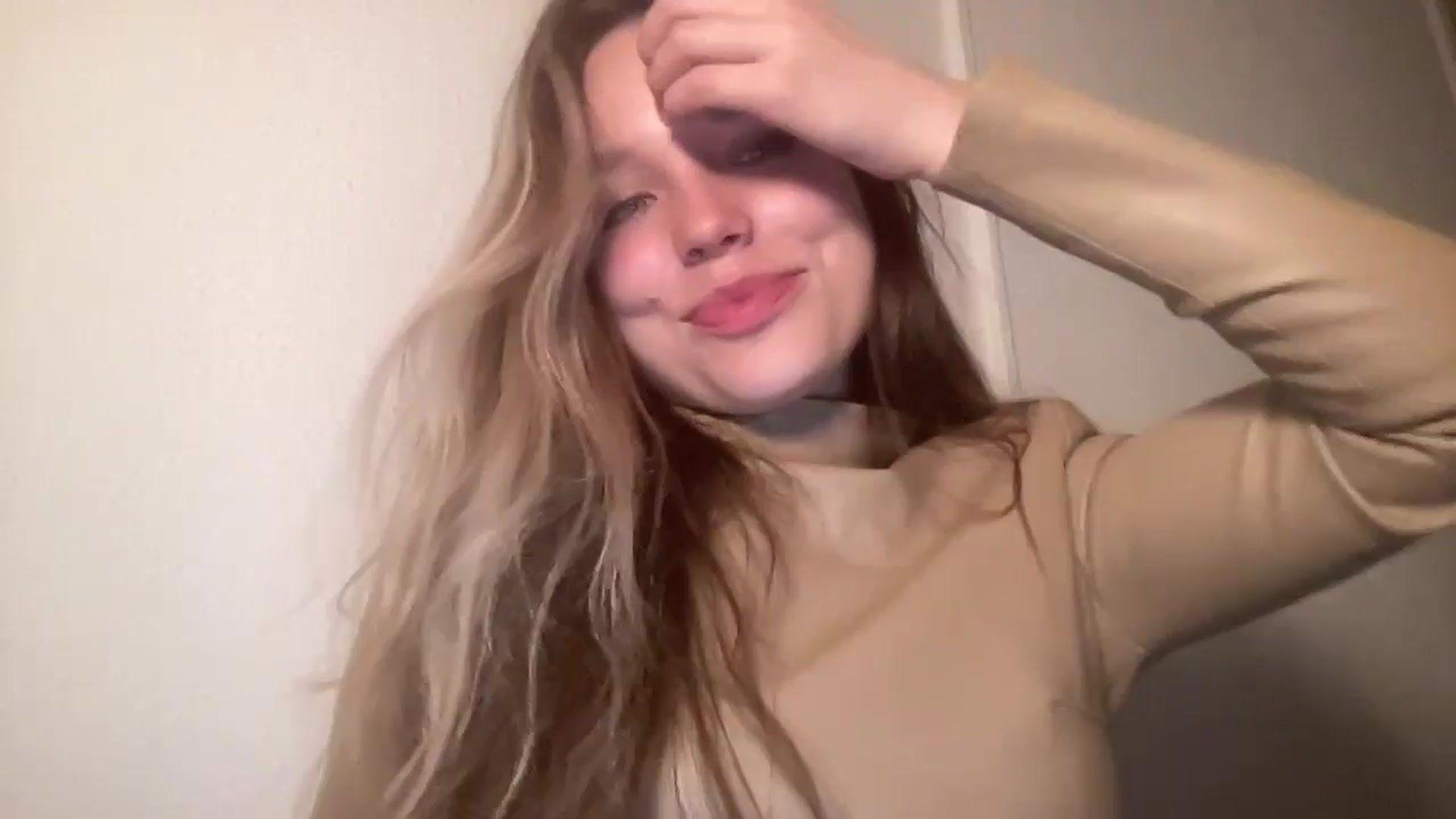 Gallery image thumbnail from SabrinaGolden's myfreecams stream on, 10/26/2024, 22:36 image 1 of 20