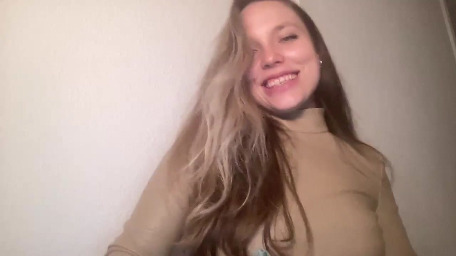Gallery image thumbnail from SabrinaGolden's myfreecams stream on, 10/26/2024, 22:36 image 12 of 20
