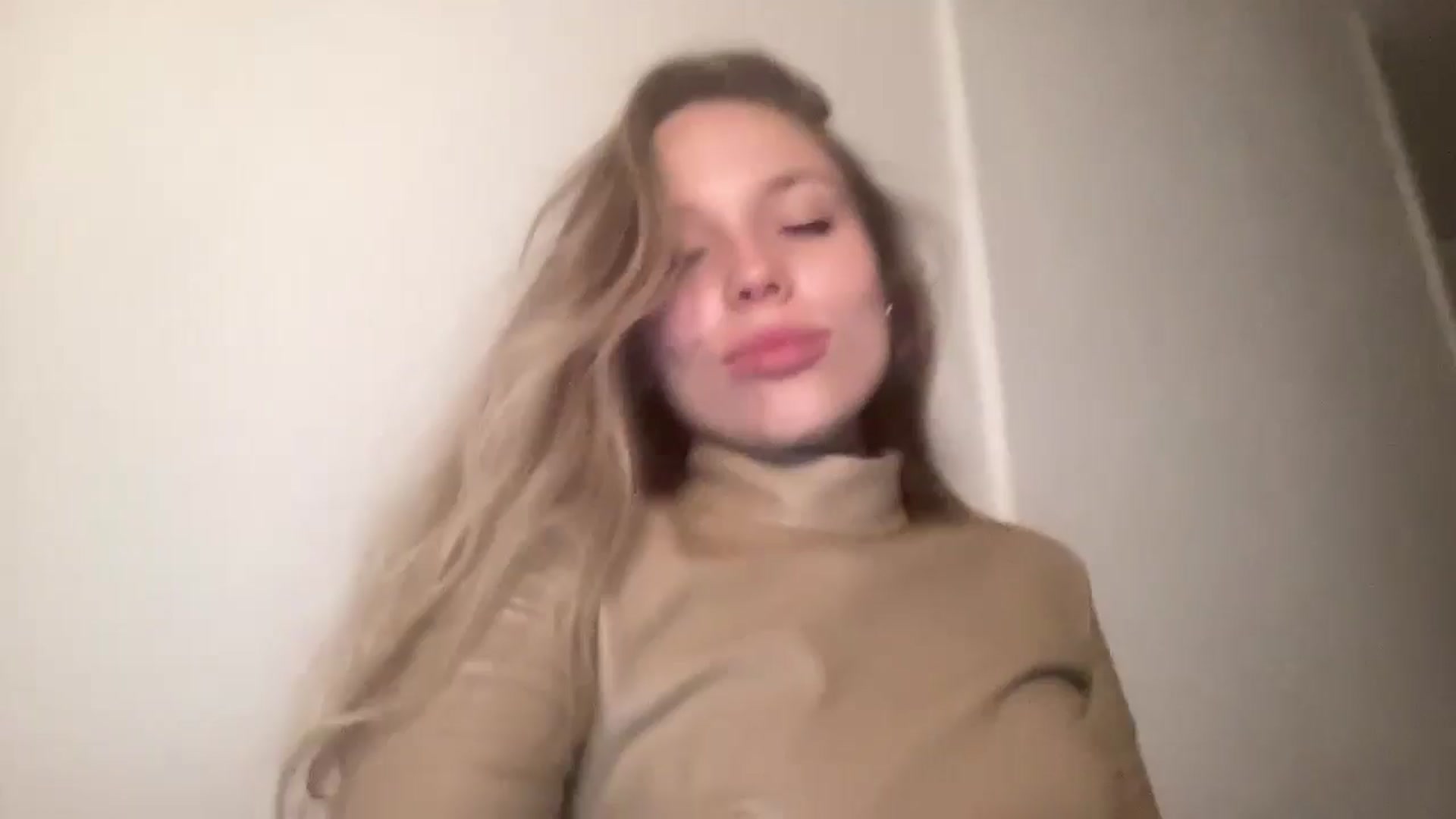 Gallery image thumbnail from SabrinaGolden's myfreecams stream on, 10/26/2024, 22:36 image 20 of 20