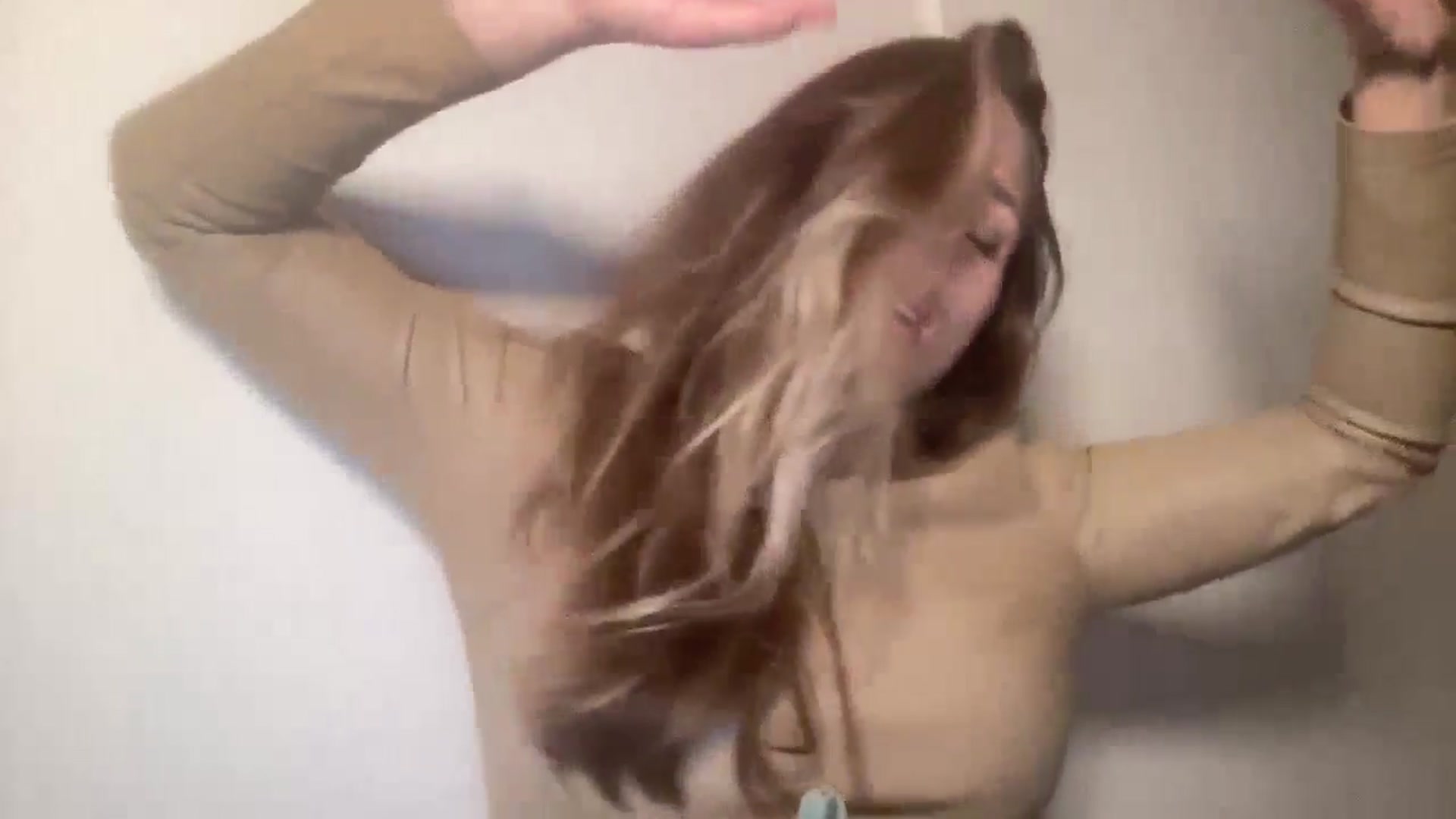 Gallery image thumbnail from SabrinaGolden's myfreecams stream on, 10/26/2024, 22:36 image 16 of 20