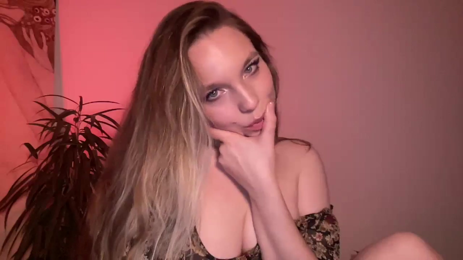 Gallery image thumbnail from SabrinaGolden's myfreecams stream on, 11/10/2024, 19:59 image 20 of 20