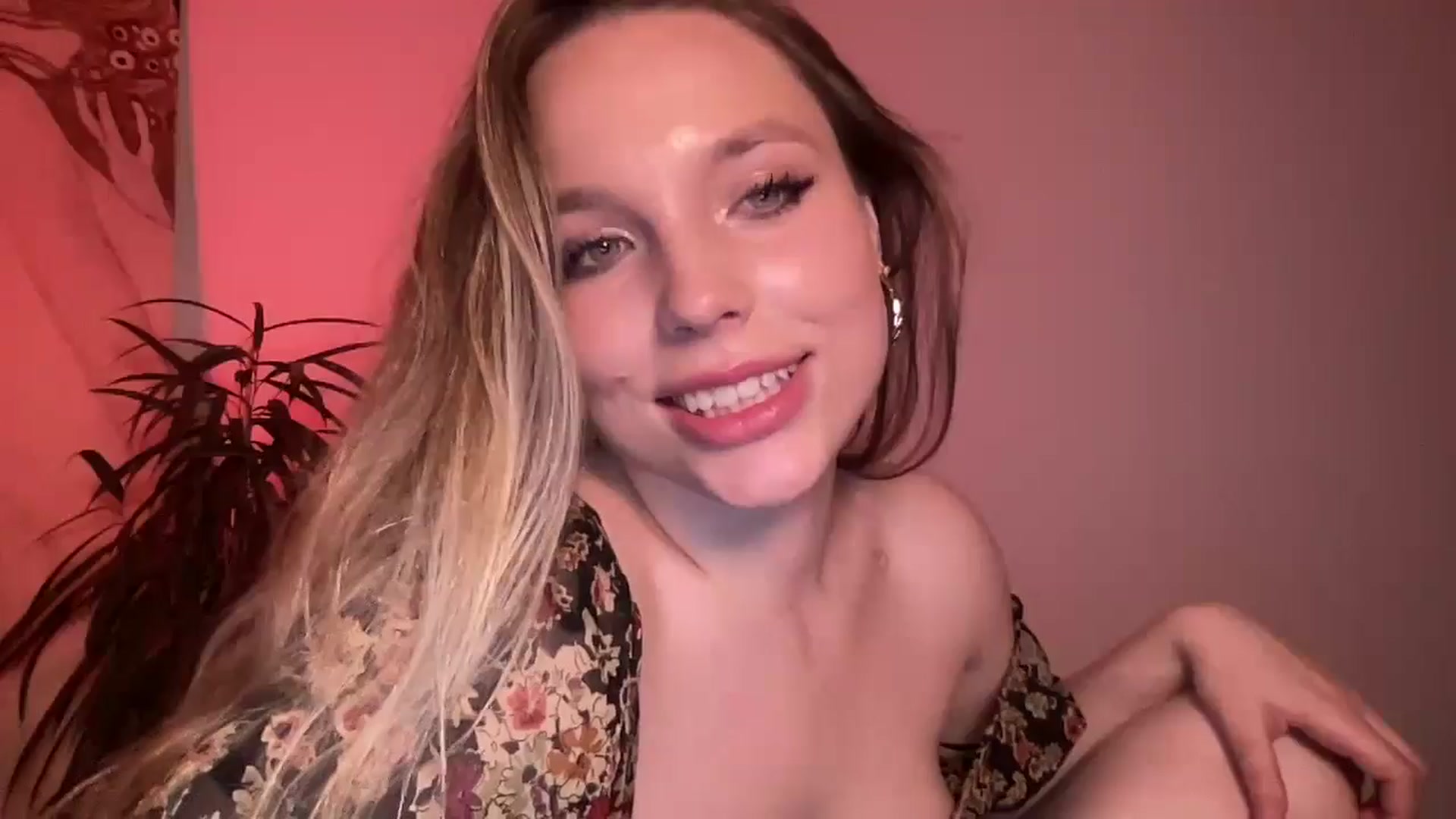 Gallery image thumbnail from SabrinaGolden's myfreecams stream on, 11/10/2024, 19:59 image 9 of 20