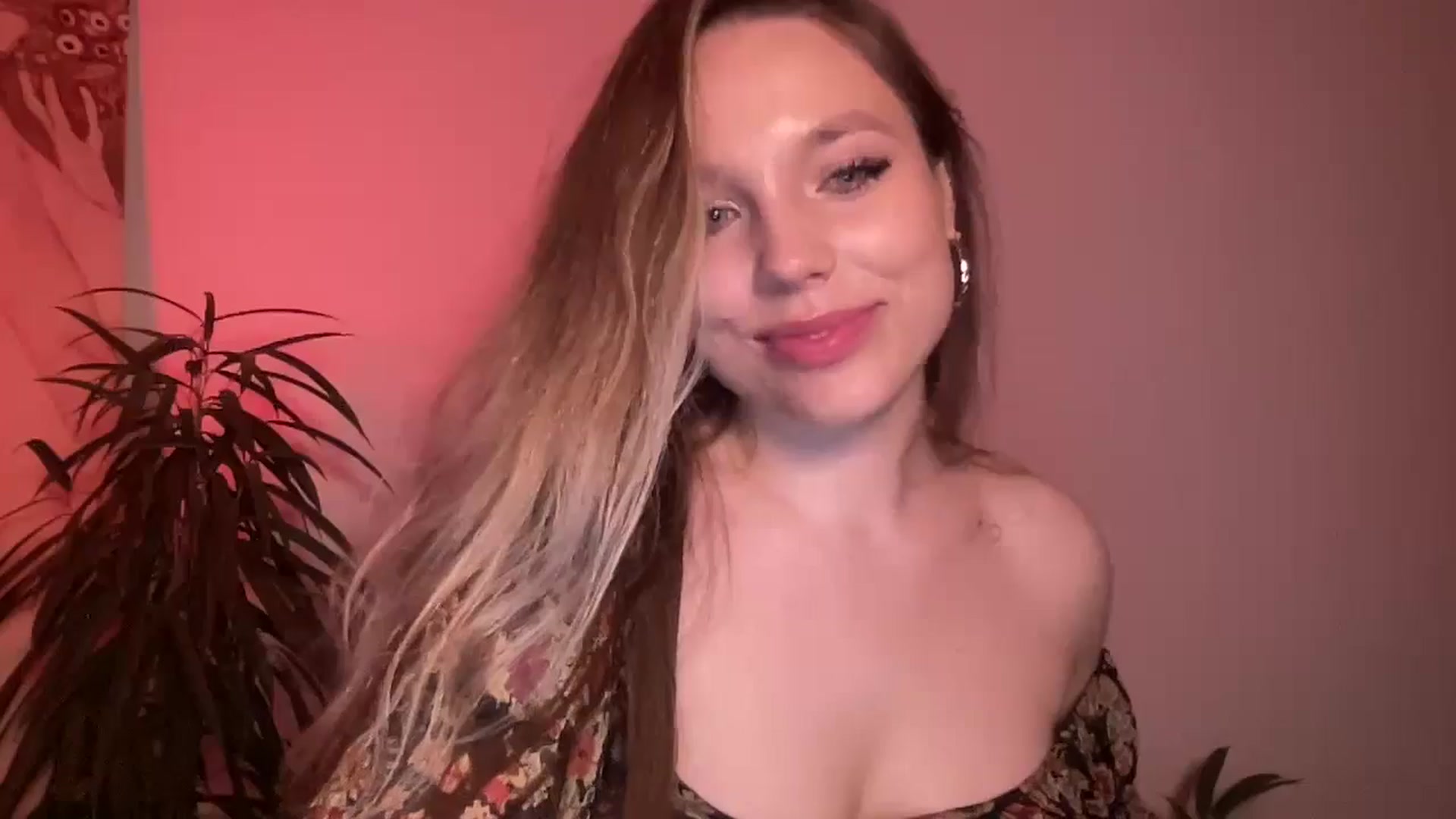 Gallery image thumbnail from SabrinaGolden's myfreecams stream on, 11/10/2024, 21:28 image 12 of 20