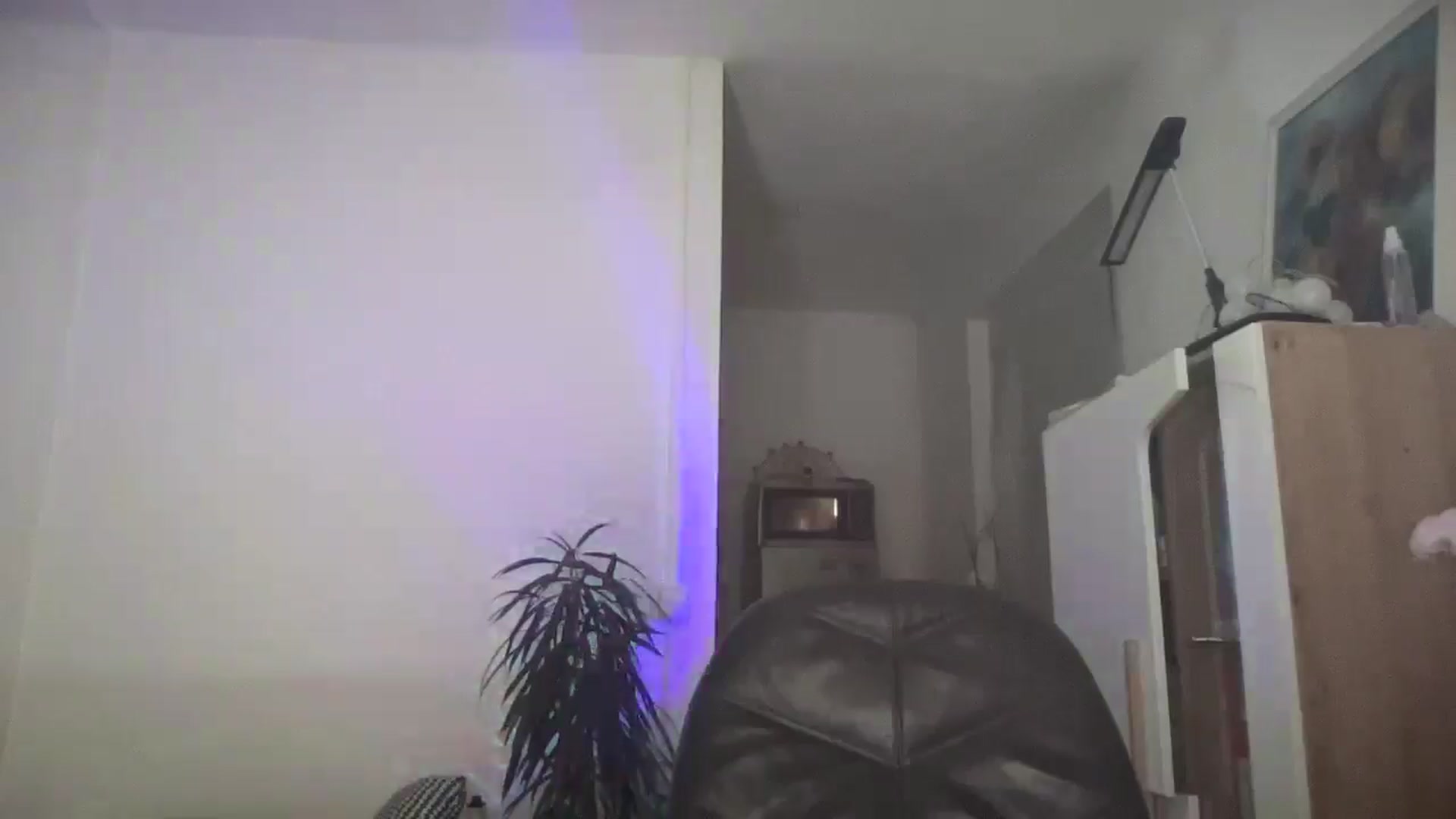 Gallery image thumbnail from SabrinaGolden's myfreecams stream on, 05/06/2025, 04:00 image 9 of 20