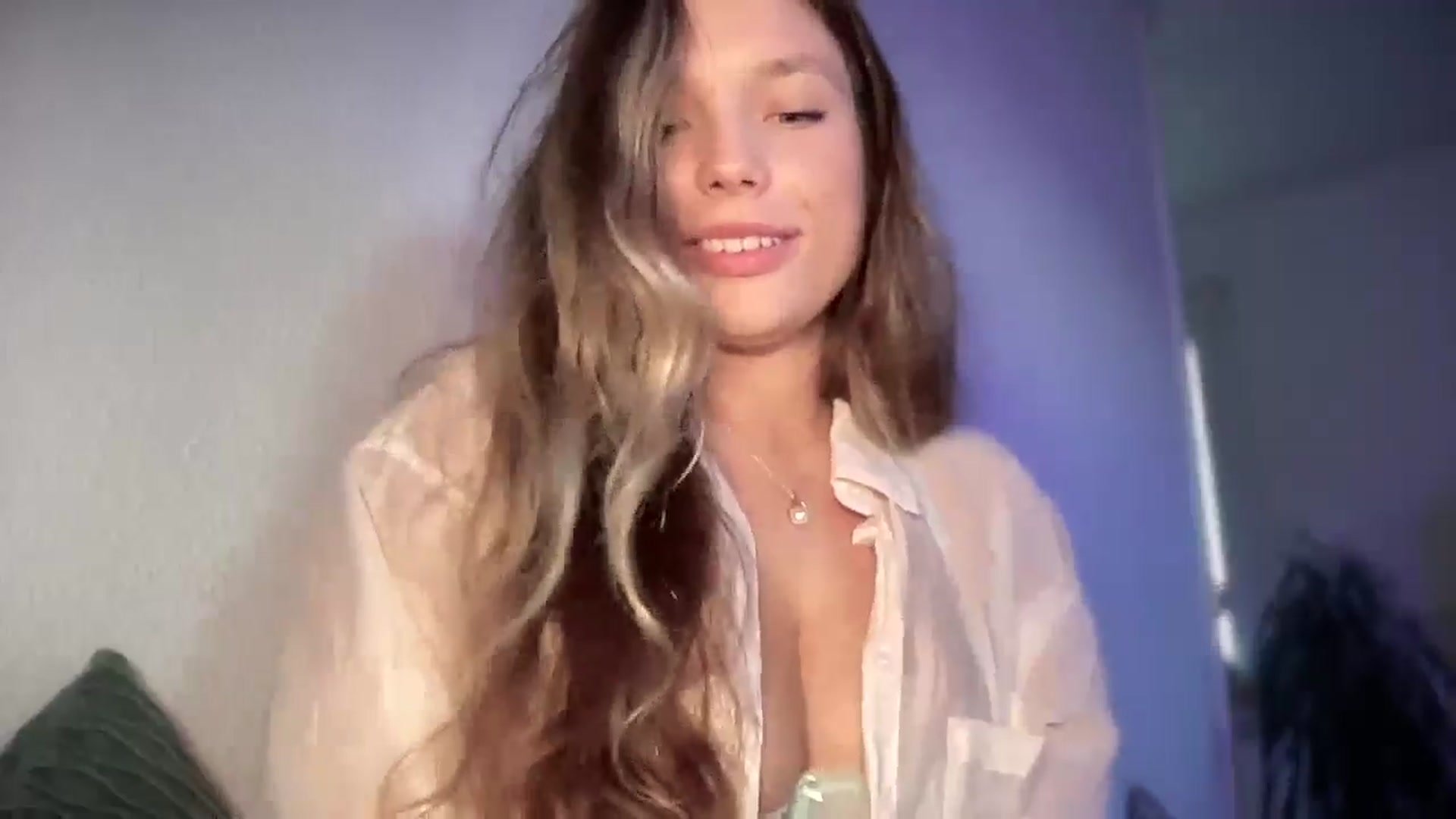Gallery image thumbnail from SabrinaGolden's myfreecams stream on, 05/11/2025, 20:20 image 5 of 20