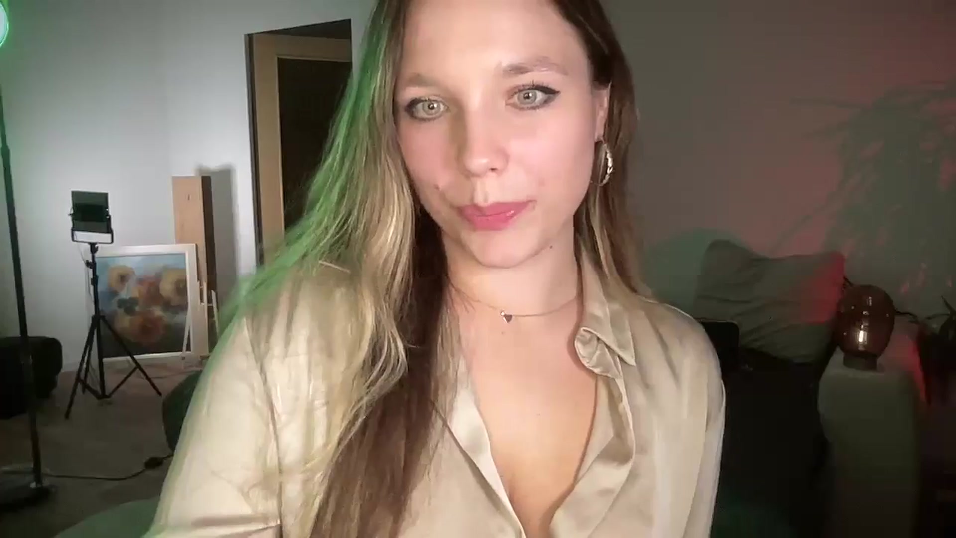 Gallery image thumbnail from SabrinaGolden's myfreecams stream on, 05/12/2025, 23:19 image 10 of 20