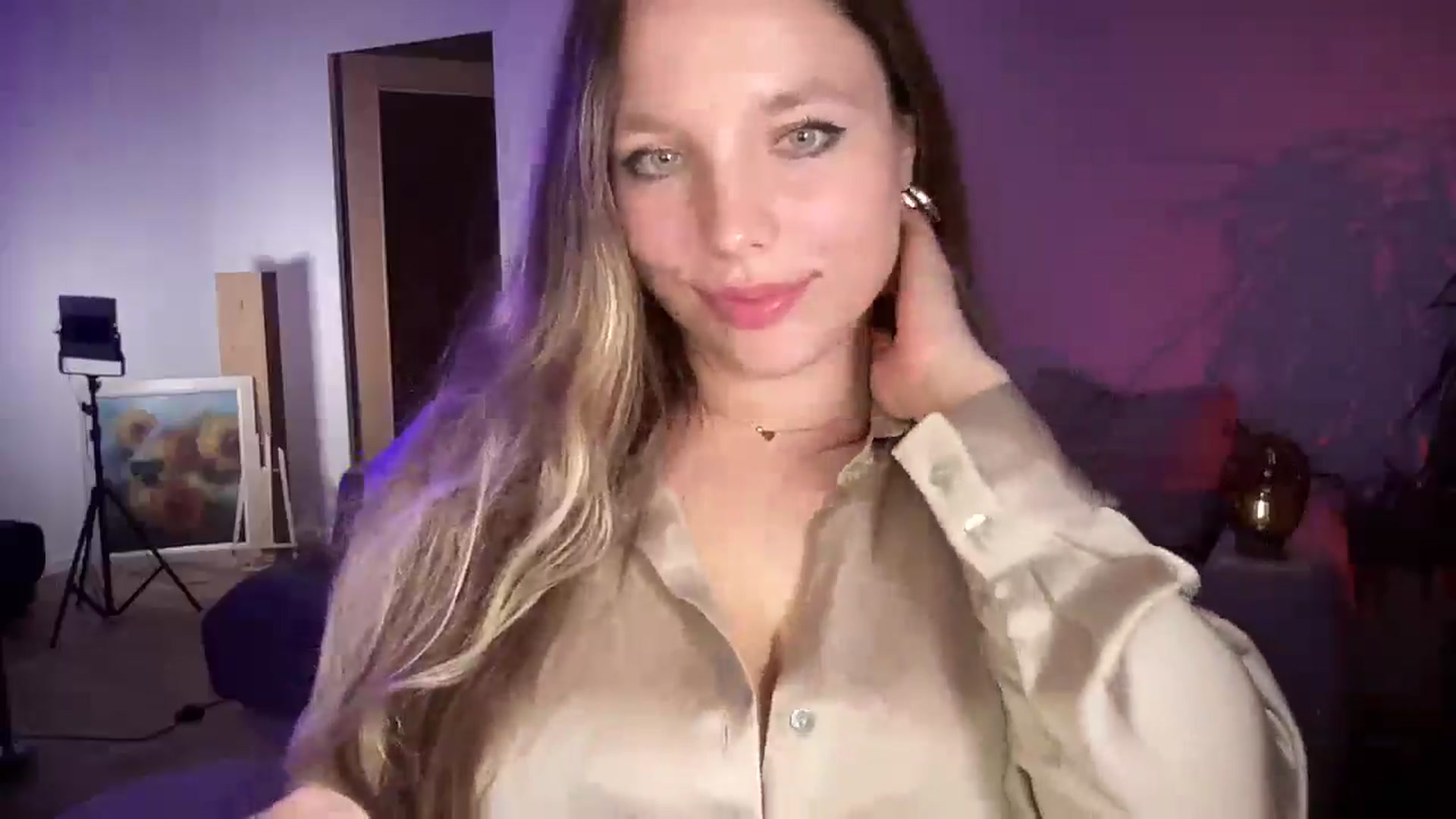 Gallery image thumbnail from SabrinaGolden's myfreecams stream on, 05/12/2025, 23:19 image 7 of 20