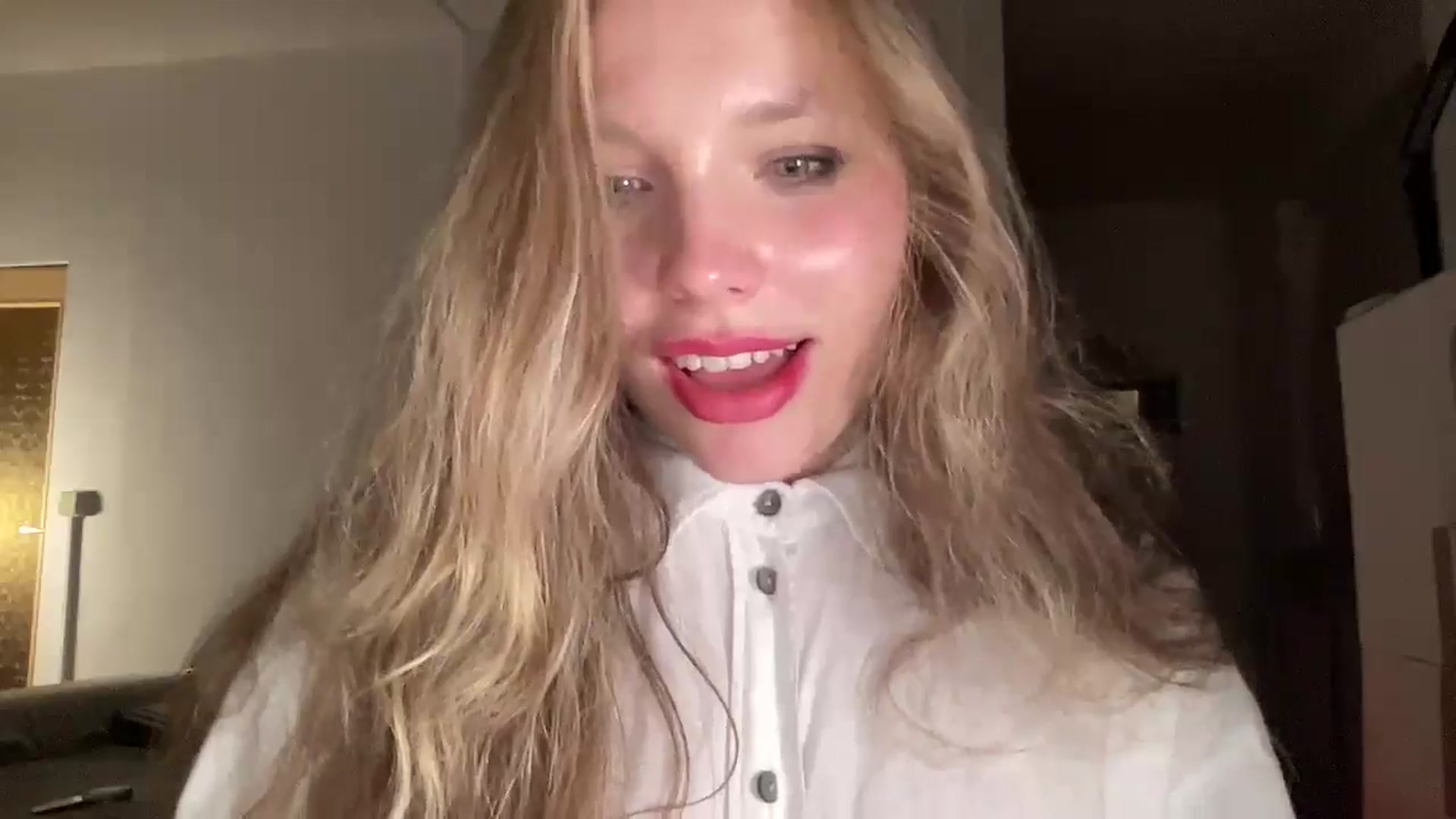 Gallery image thumbnail from SabrinaGolden's myfreecams stream on, 08/02/2025, 03:13 image 13 of 20
