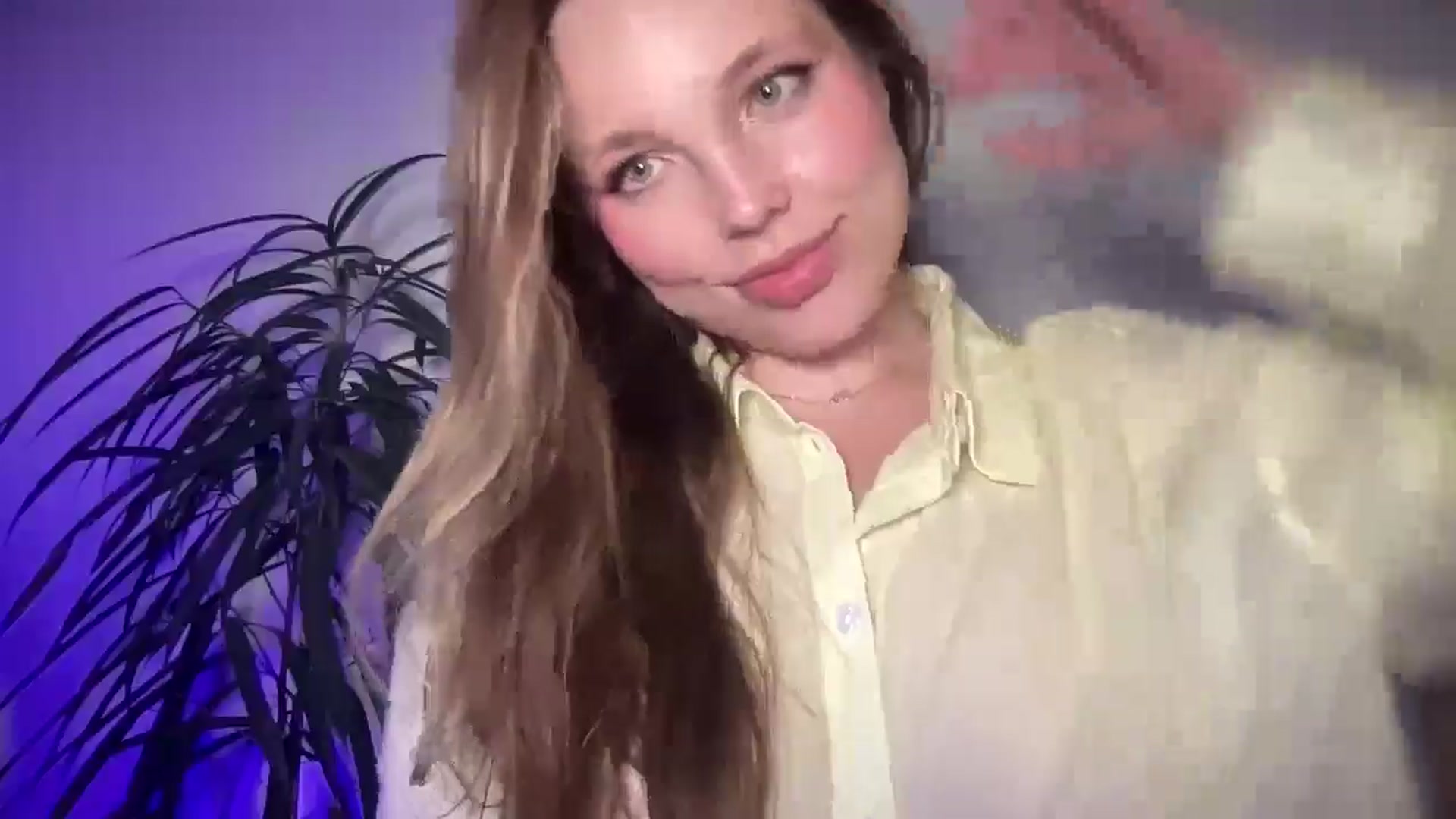 Gallery image thumbnail from SabrinaGolden's myfreecams stream on, 08/17/2025, 24:58 image 9 of 20