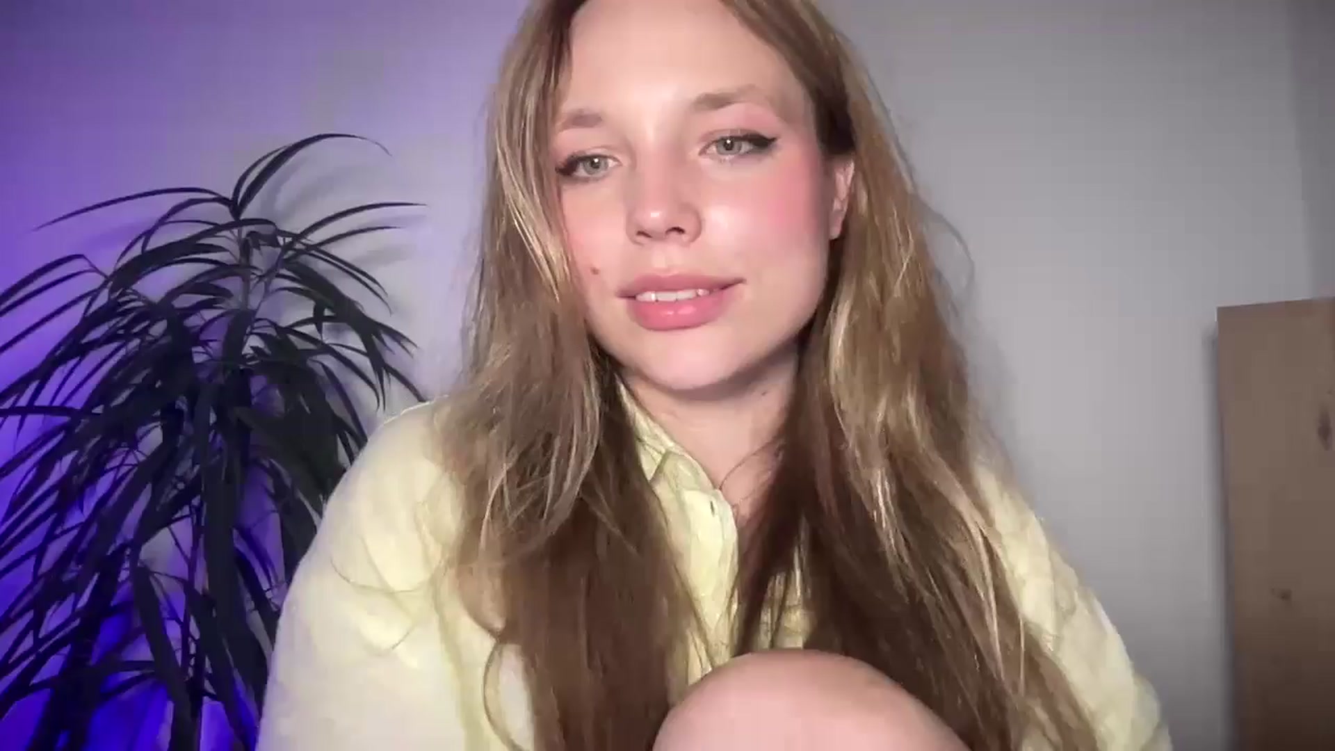 Gallery image thumbnail from SabrinaGolden's myfreecams stream on, 08/17/2025, 24:58 image 2 of 20