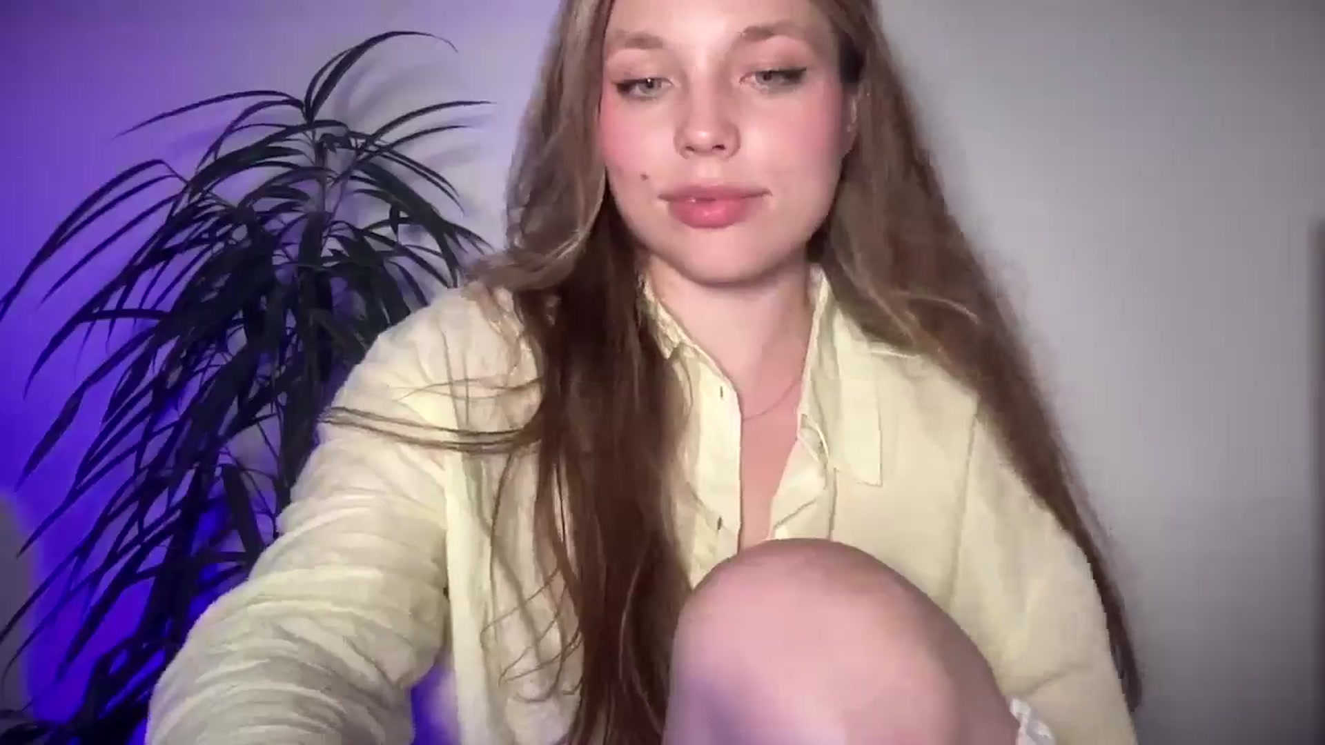 Gallery image thumbnail from SabrinaGolden's myfreecams stream on, 08/17/2025, 24:58 image 14 of 20