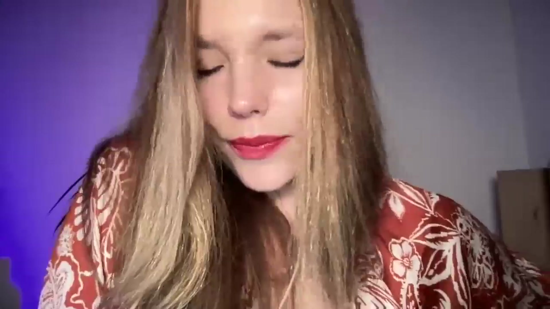 Gallery image thumbnail from SabrinaGolden's myfreecams stream on, 09/01/2025, 24:49 image 16 of 20