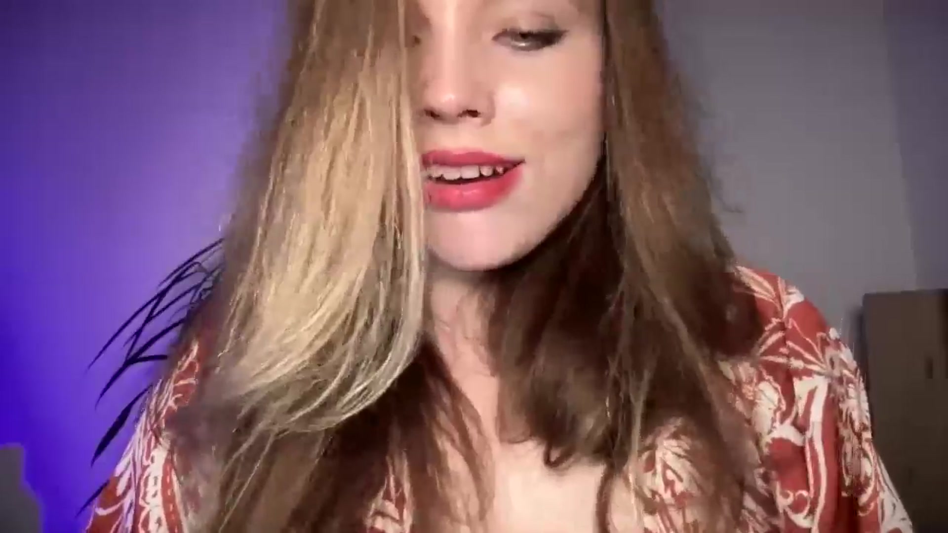 Gallery image thumbnail from SabrinaGolden's myfreecams stream on, 09/01/2025, 24:49 image 18 of 20