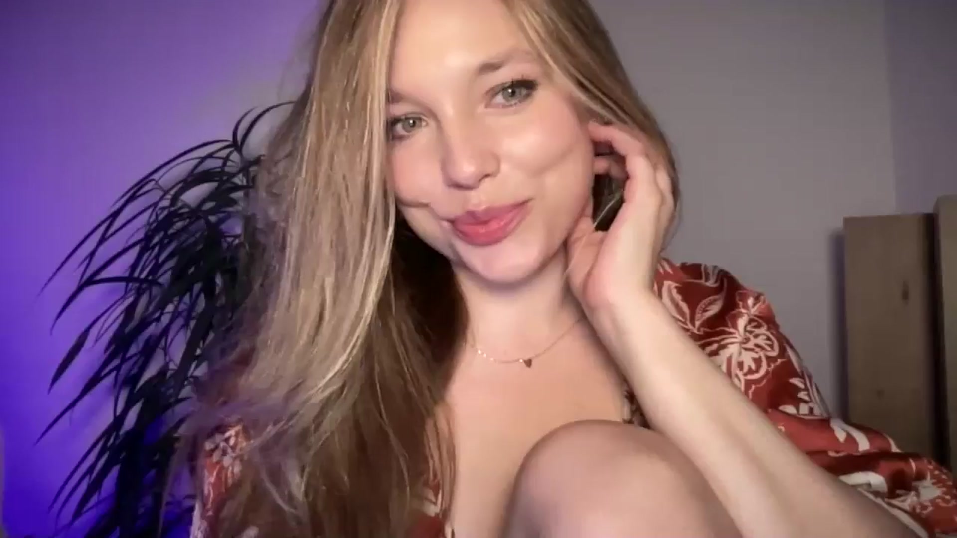 Gallery image thumbnail from SabrinaGolden's myfreecams stream on, 09/01/2025, 24:49 image 6 of 20