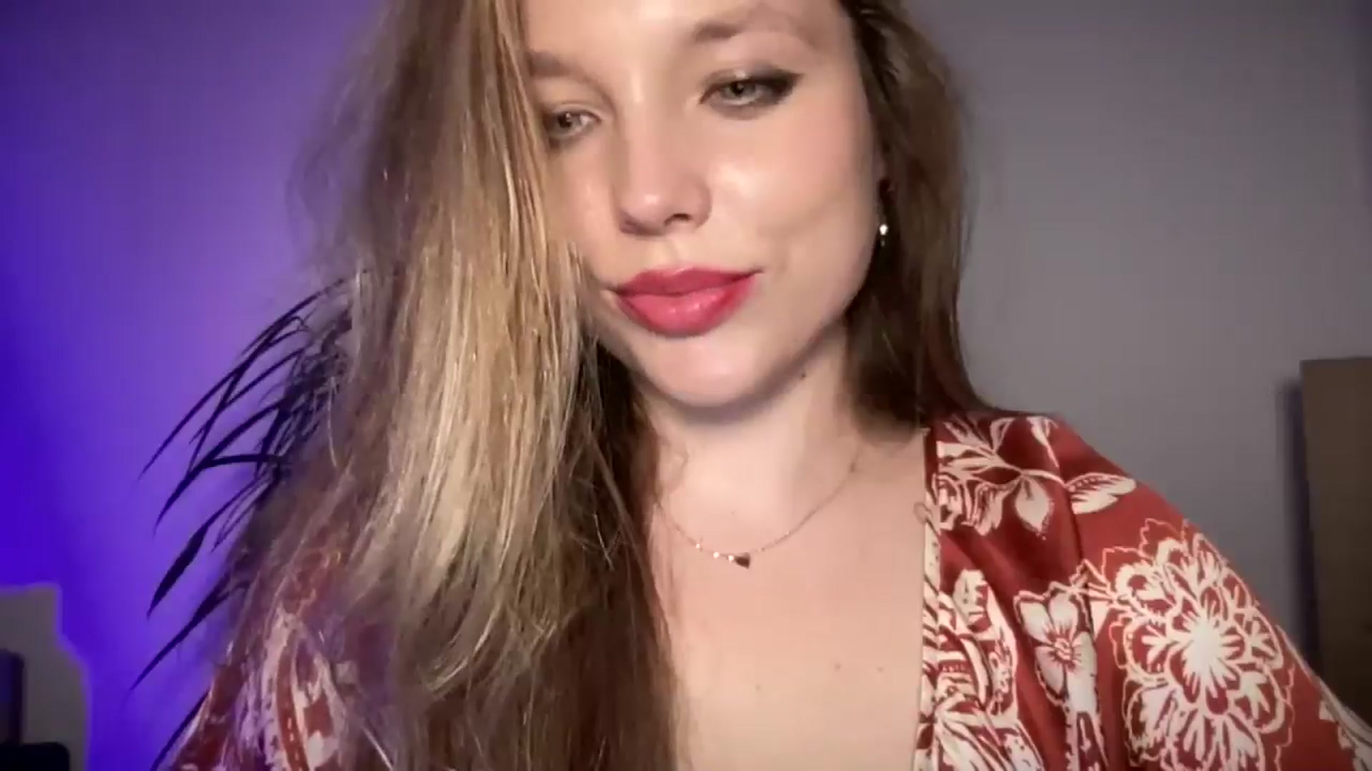 Gallery image thumbnail from SabrinaGolden's myfreecams stream on, 09/01/2025, 04:29 image 4 of 20