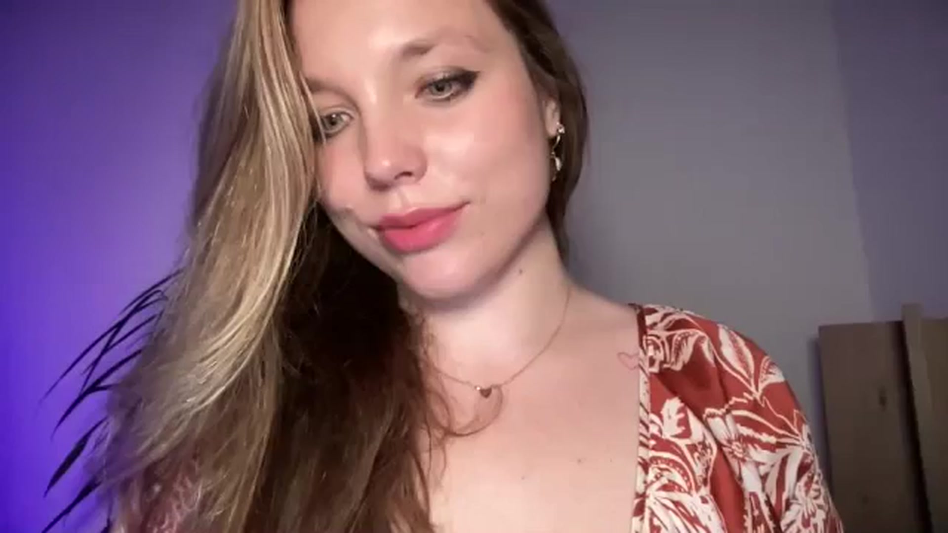 Gallery image thumbnail from SabrinaGolden's myfreecams stream on, 09/01/2025, 04:29 image 19 of 20