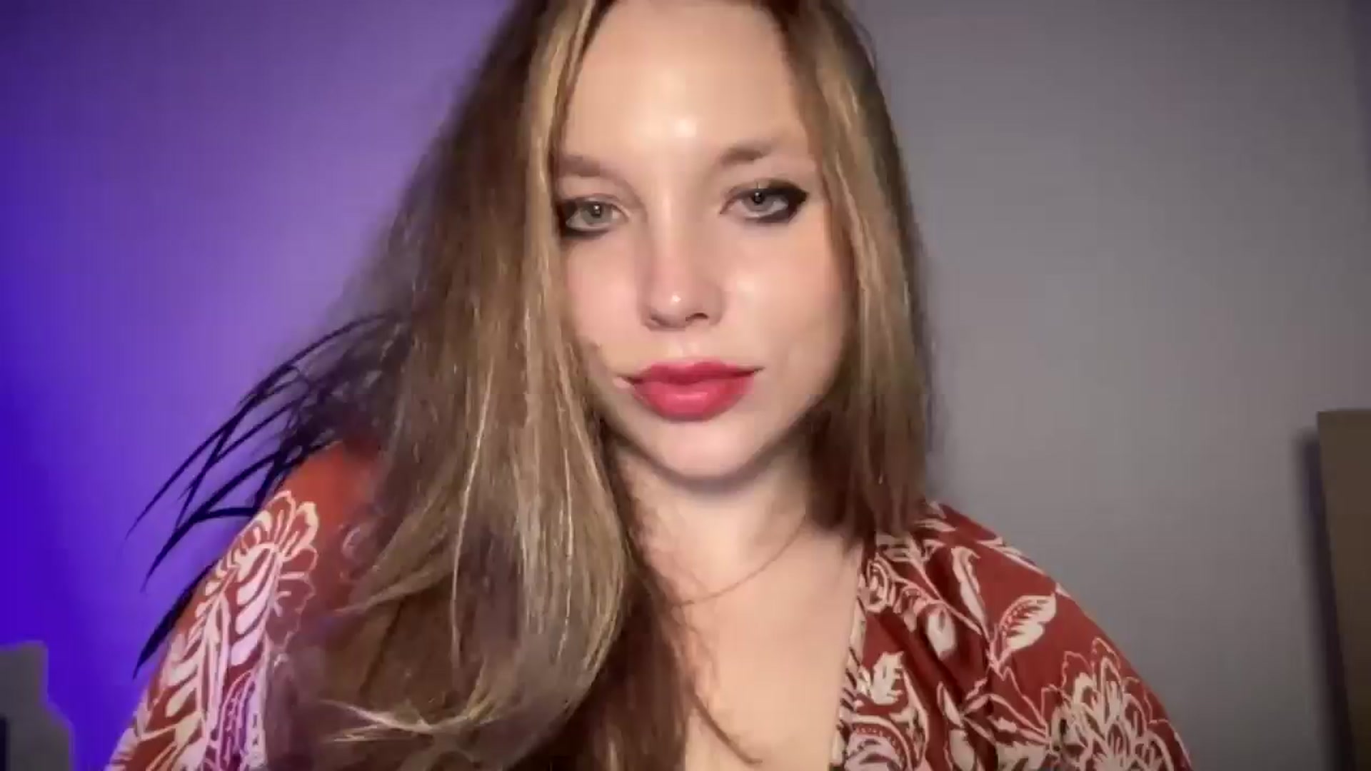 Gallery image thumbnail from SabrinaGolden's myfreecams stream on, 09/01/2025, 04:29 image 9 of 20