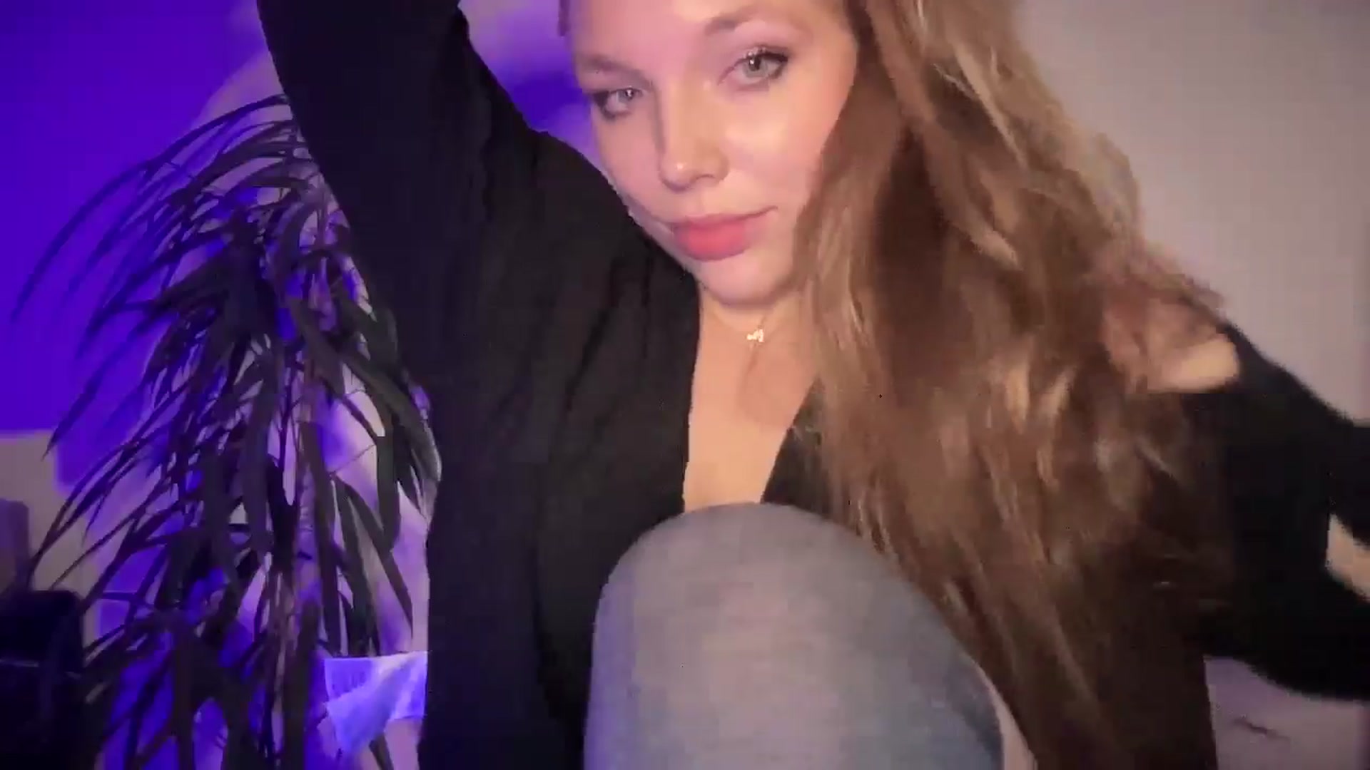 Gallery image thumbnail from SabrinaGolden's myfreecams stream on, 09/01/2025, 23:20 image 13 of 20