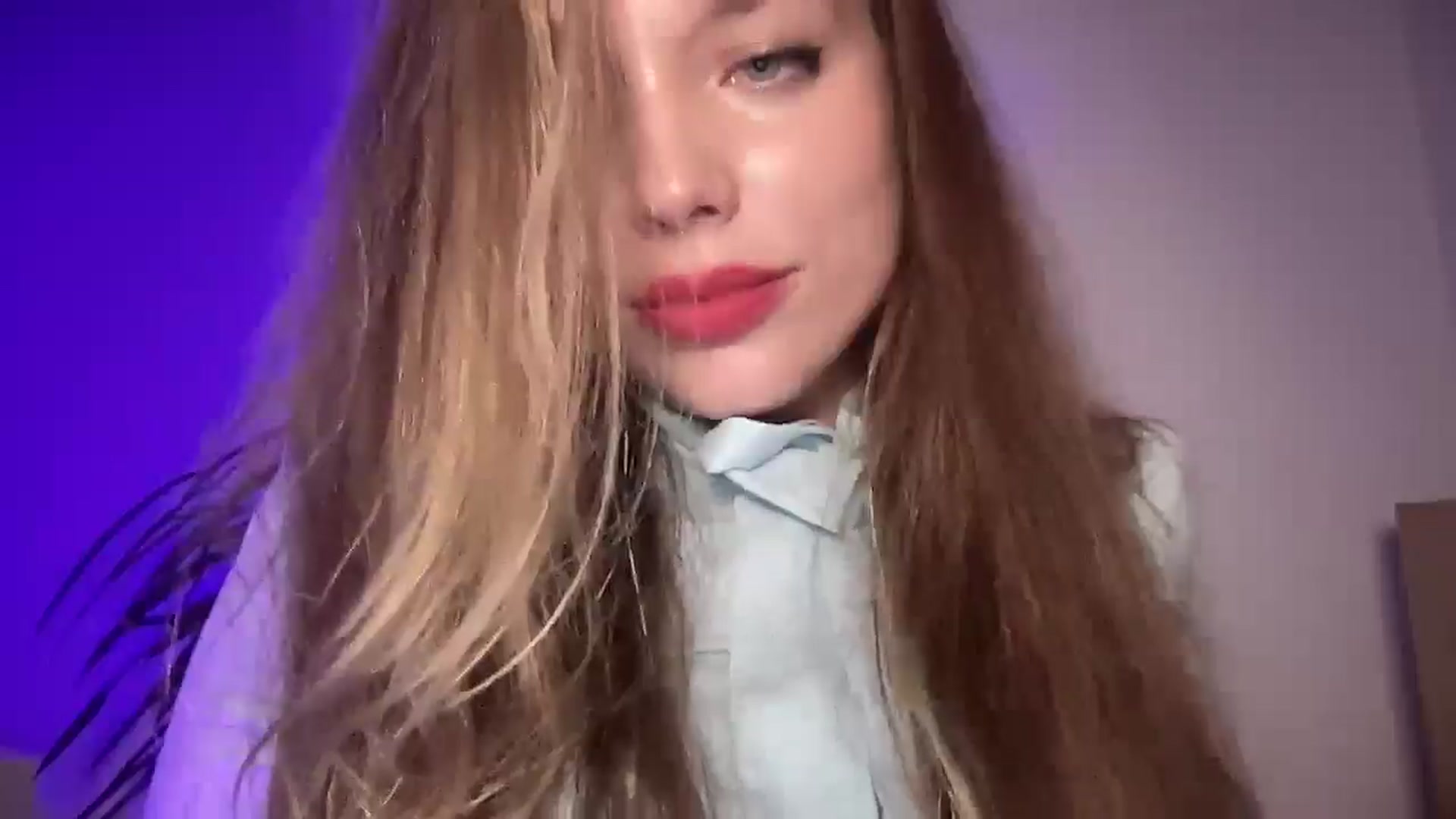 Gallery image thumbnail from SabrinaGolden's myfreecams stream on, 09/04/2025, 02:43 image 3 of 20