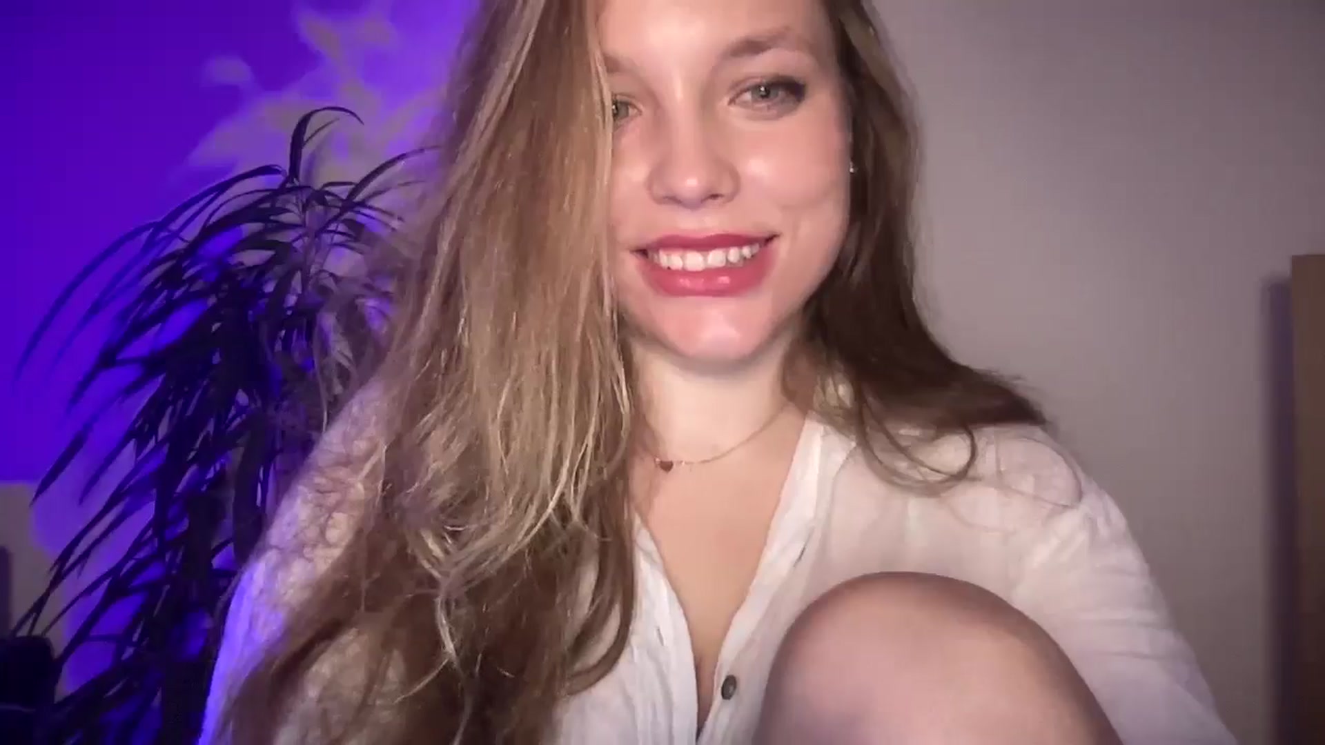 Gallery image thumbnail from SabrinaGolden's myfreecams stream on, 09/04/2025, 02:43 image 13 of 20