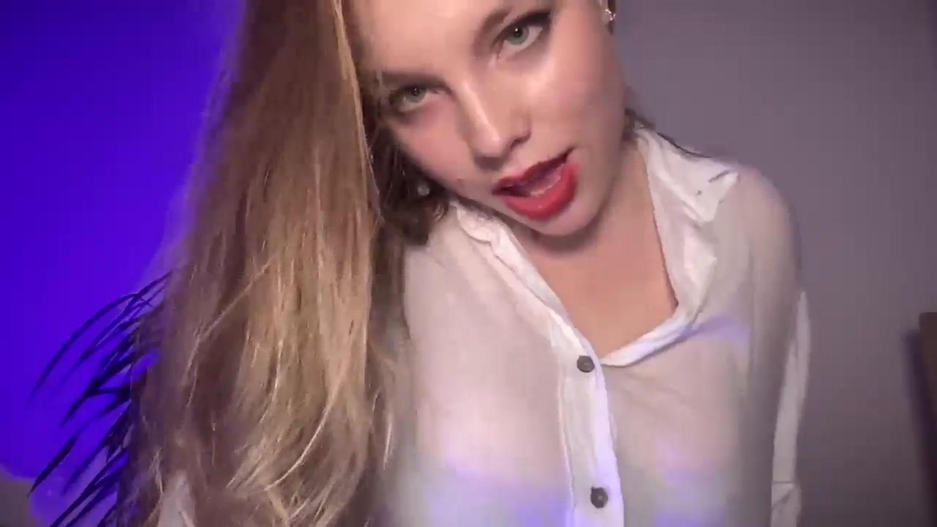 Gallery image thumbnail from SabrinaGolden's myfreecams stream on, 09/04/2025, 02:43 image 9 of 20