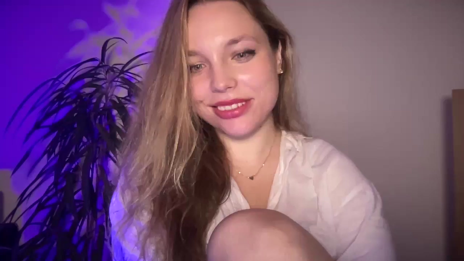 Gallery image thumbnail from SabrinaGolden's myfreecams stream on, 09/04/2025, 02:43 image 14 of 20