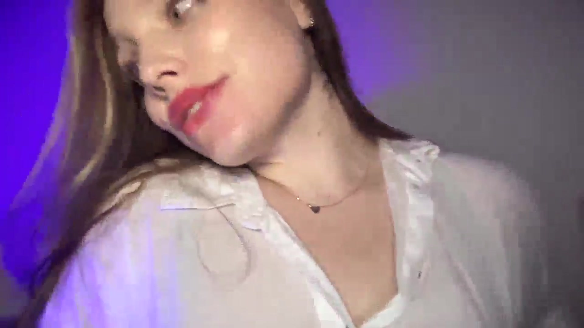 Gallery image thumbnail from SabrinaGolden's myfreecams stream on, 09/04/2025, 02:43 image 10 of 20