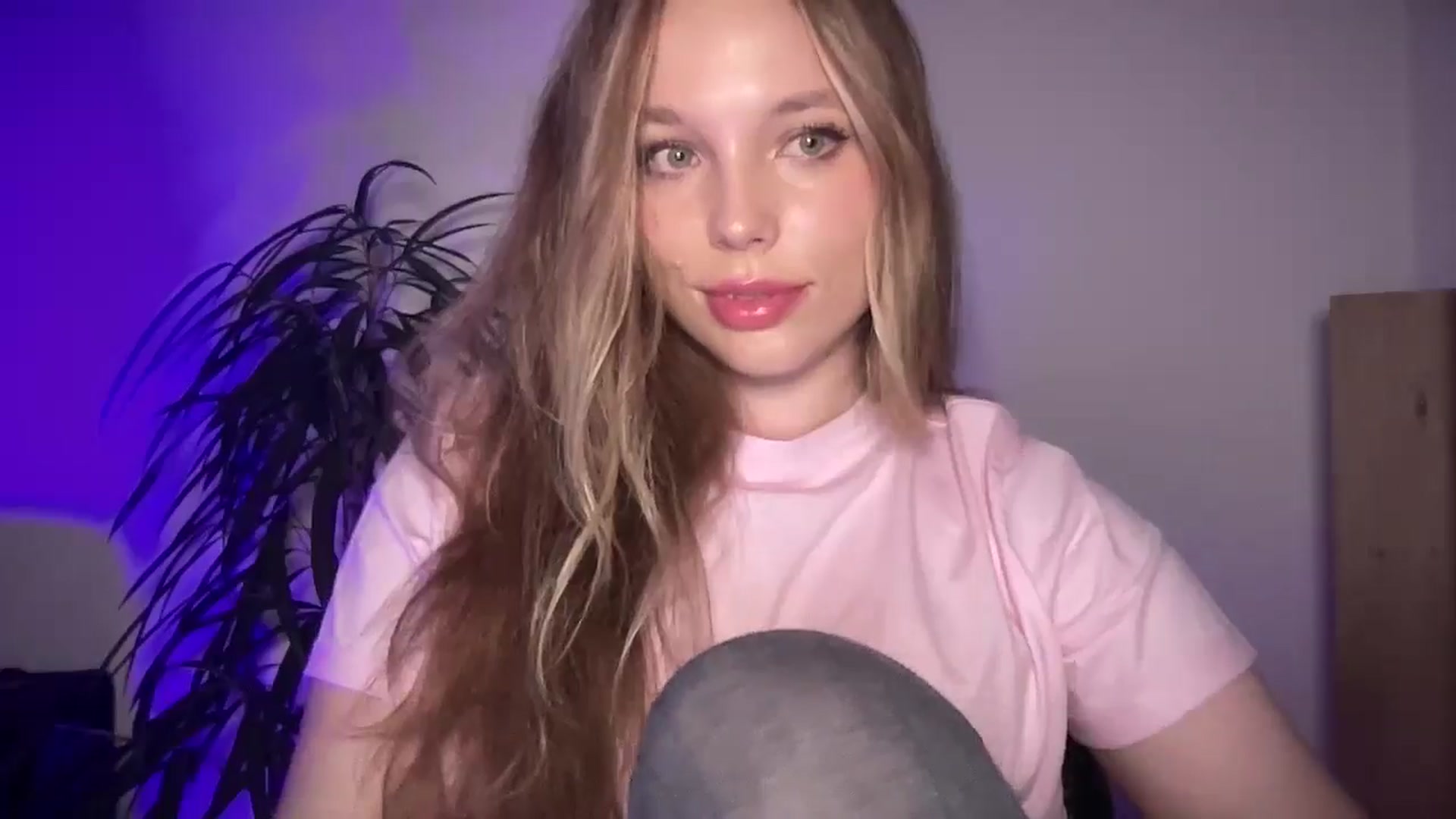 Gallery image thumbnail from SabrinaGolden's myfreecams stream on, 09/06/2025, 20:33 image 18 of 20
