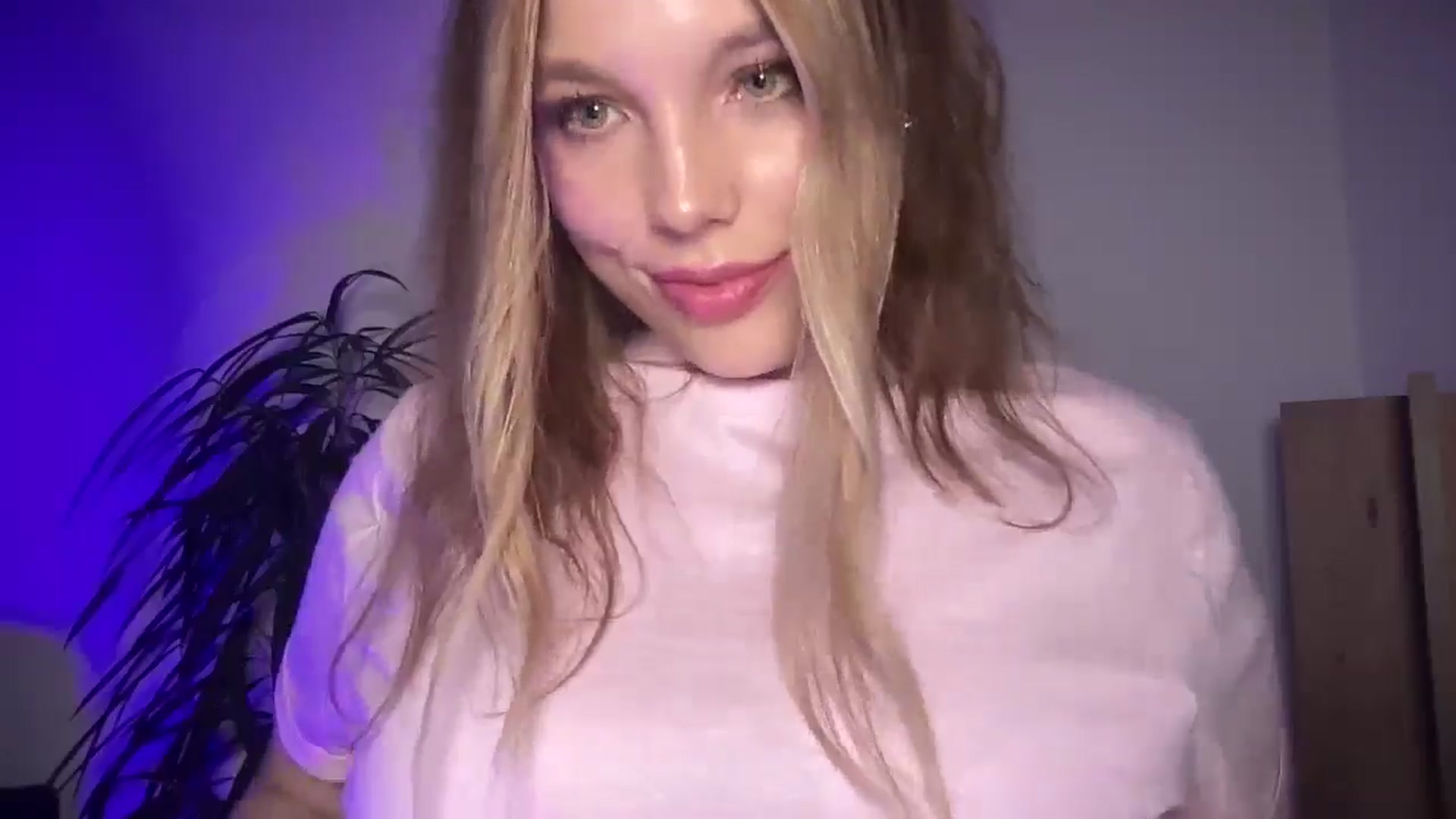 Gallery image thumbnail from SabrinaGolden's myfreecams stream on, 09/06/2025, 20:33 image 11 of 20