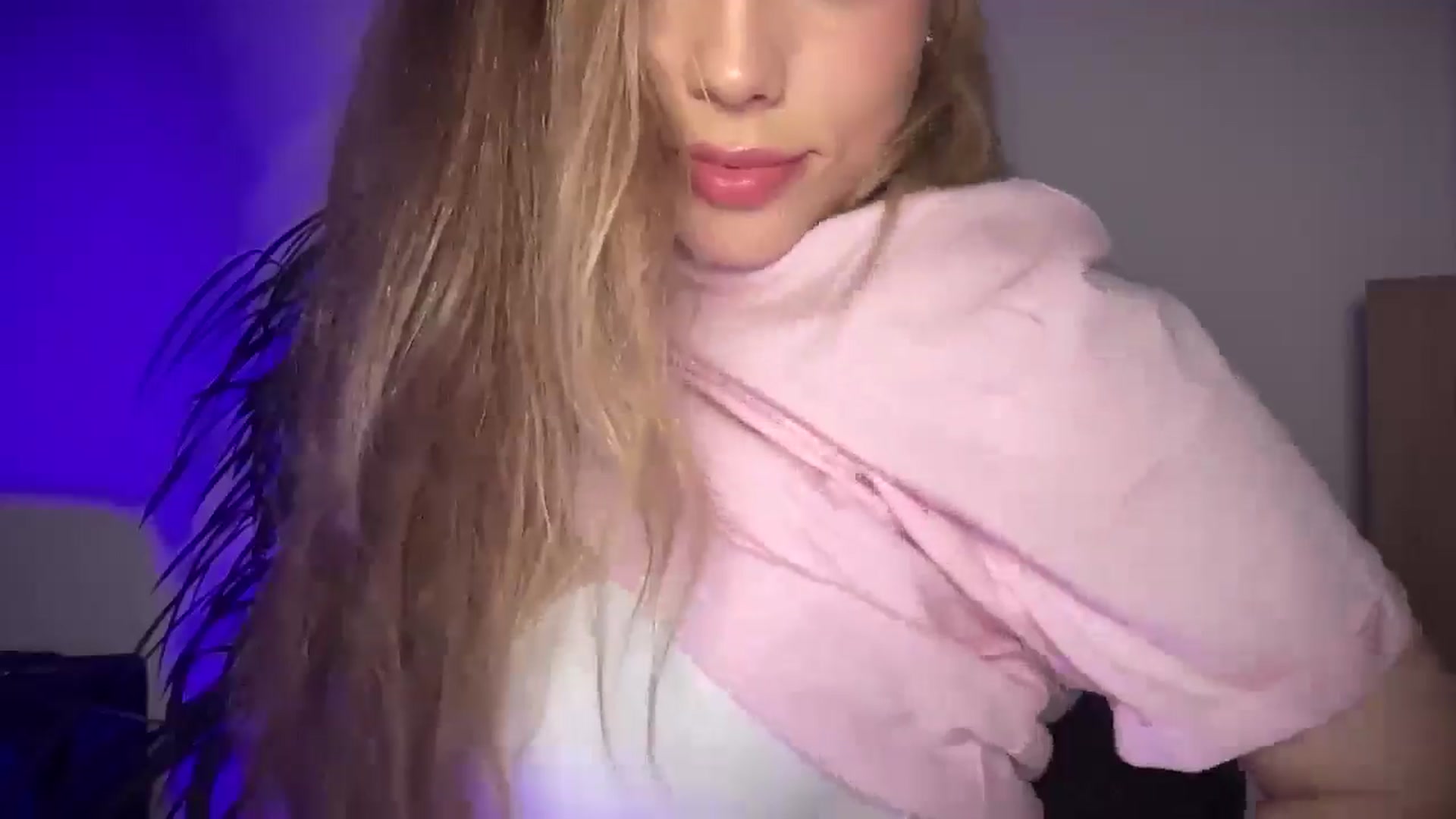 Gallery image thumbnail from SabrinaGolden's myfreecams stream on, 09/06/2025, 20:33 image 20 of 20