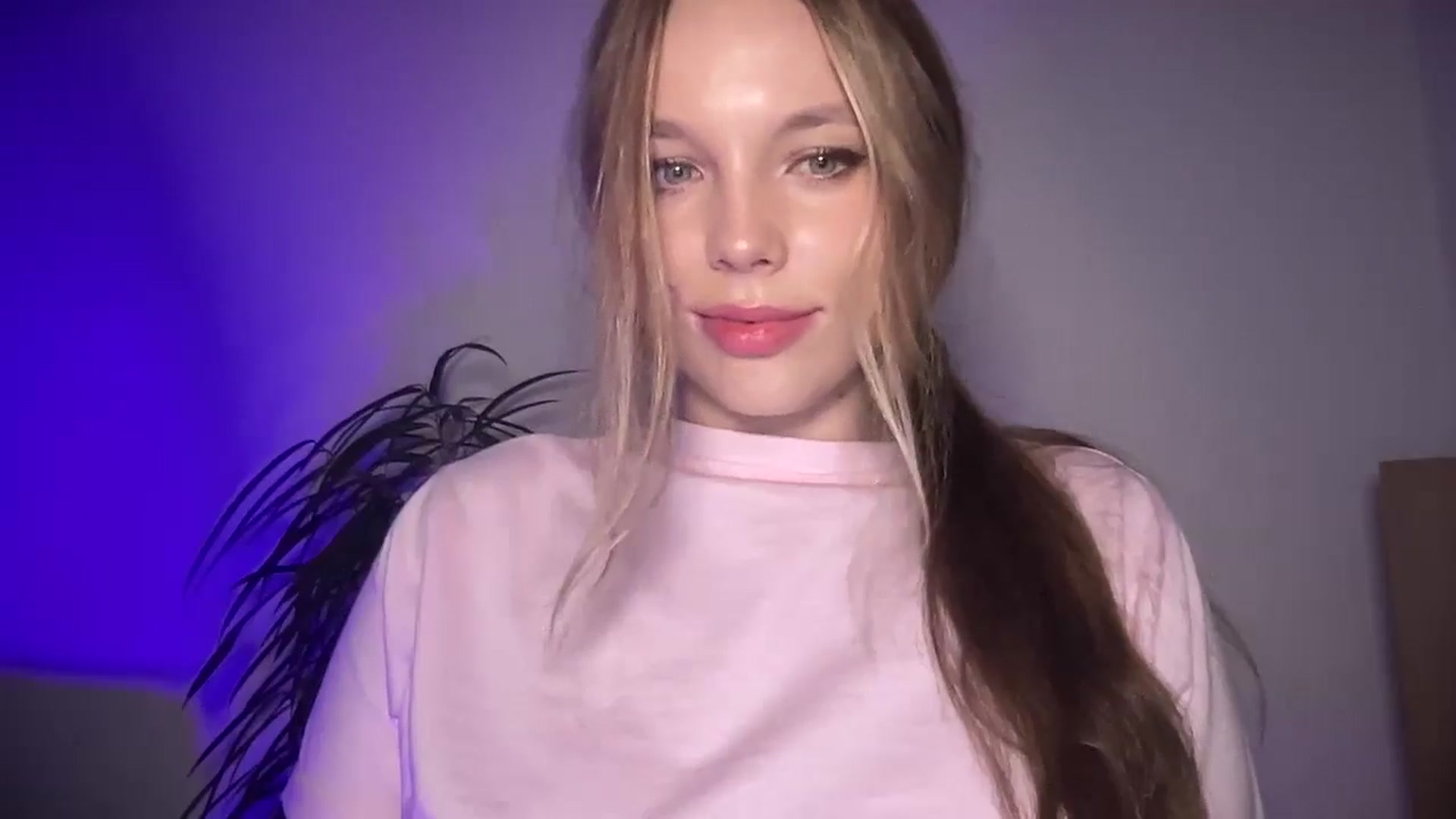 Gallery image thumbnail from SabrinaGolden's myfreecams stream on, 09/06/2025, 21:35 image 4 of 20