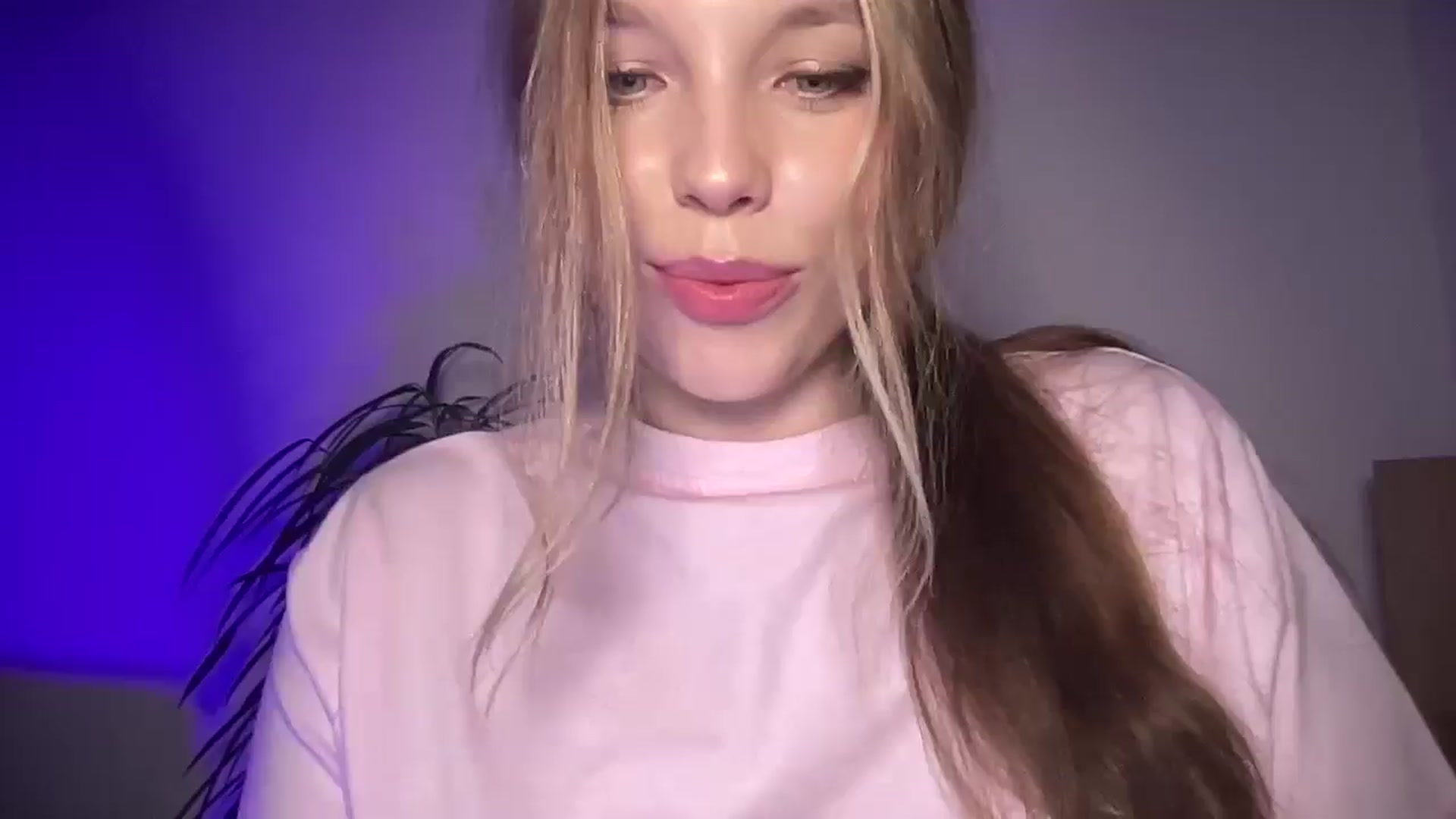 Gallery image thumbnail from SabrinaGolden's myfreecams stream on, 09/06/2025, 21:35 image 7 of 20
