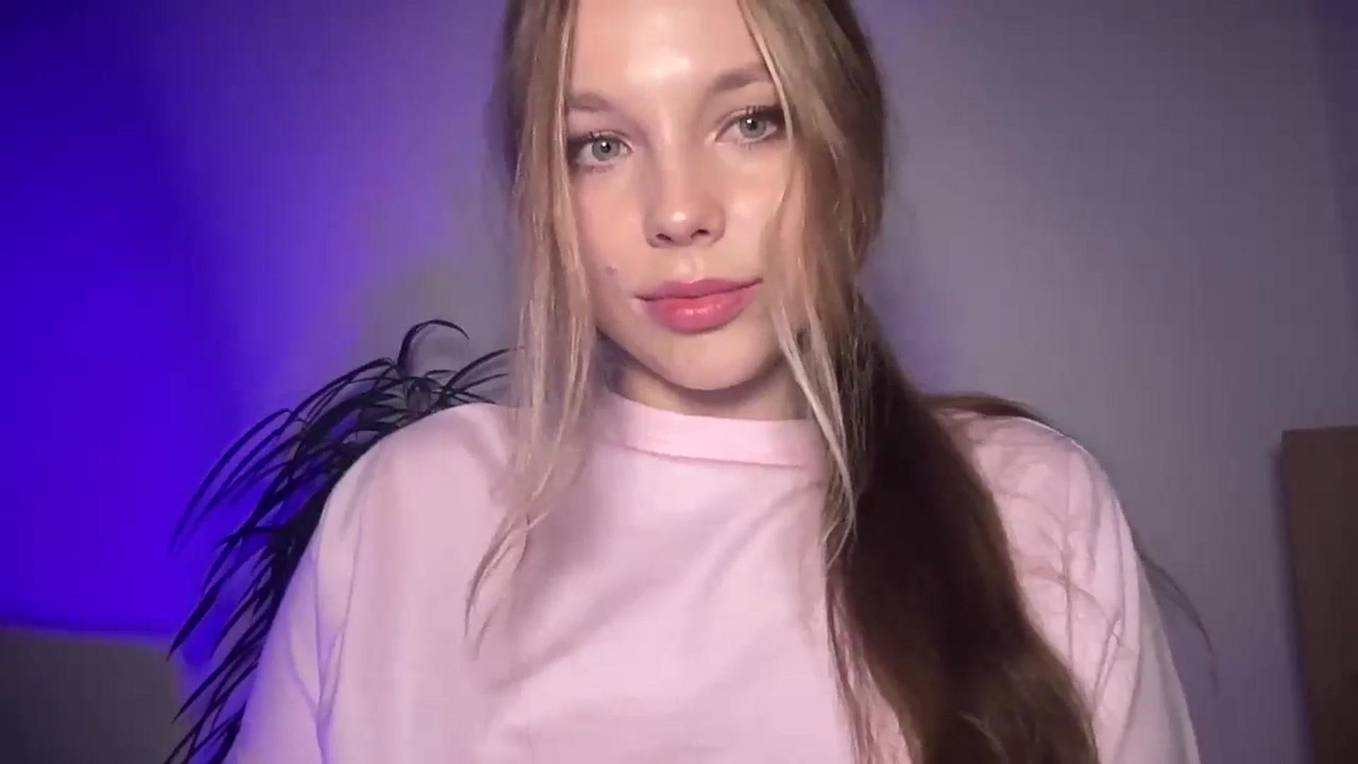 Gallery image thumbnail from SabrinaGolden's myfreecams stream on, 09/06/2025, 21:35 image 10 of 20