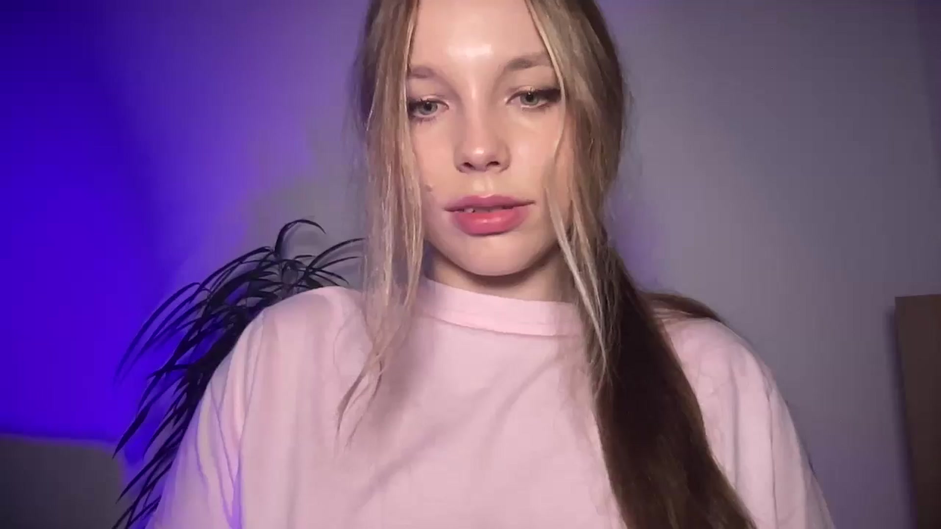 Gallery image thumbnail from SabrinaGolden's myfreecams stream on, 09/06/2025, 21:35 image 14 of 20