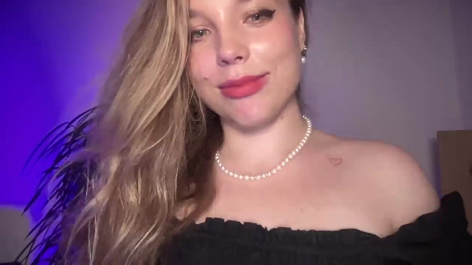 Gallery image thumbnail from SabrinaGolden's myfreecams stream on, 09/07/2025, 01:06 image 20 of 20