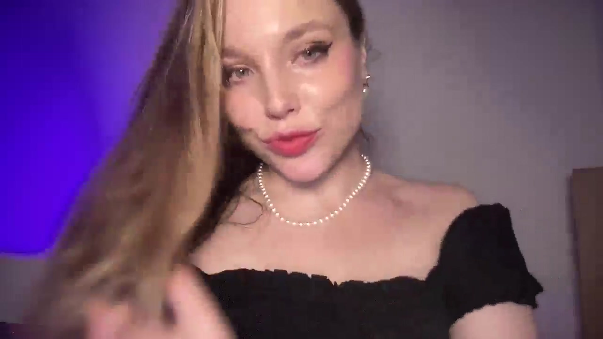 Gallery image thumbnail from SabrinaGolden's myfreecams stream on, 09/07/2025, 01:06 image 10 of 20