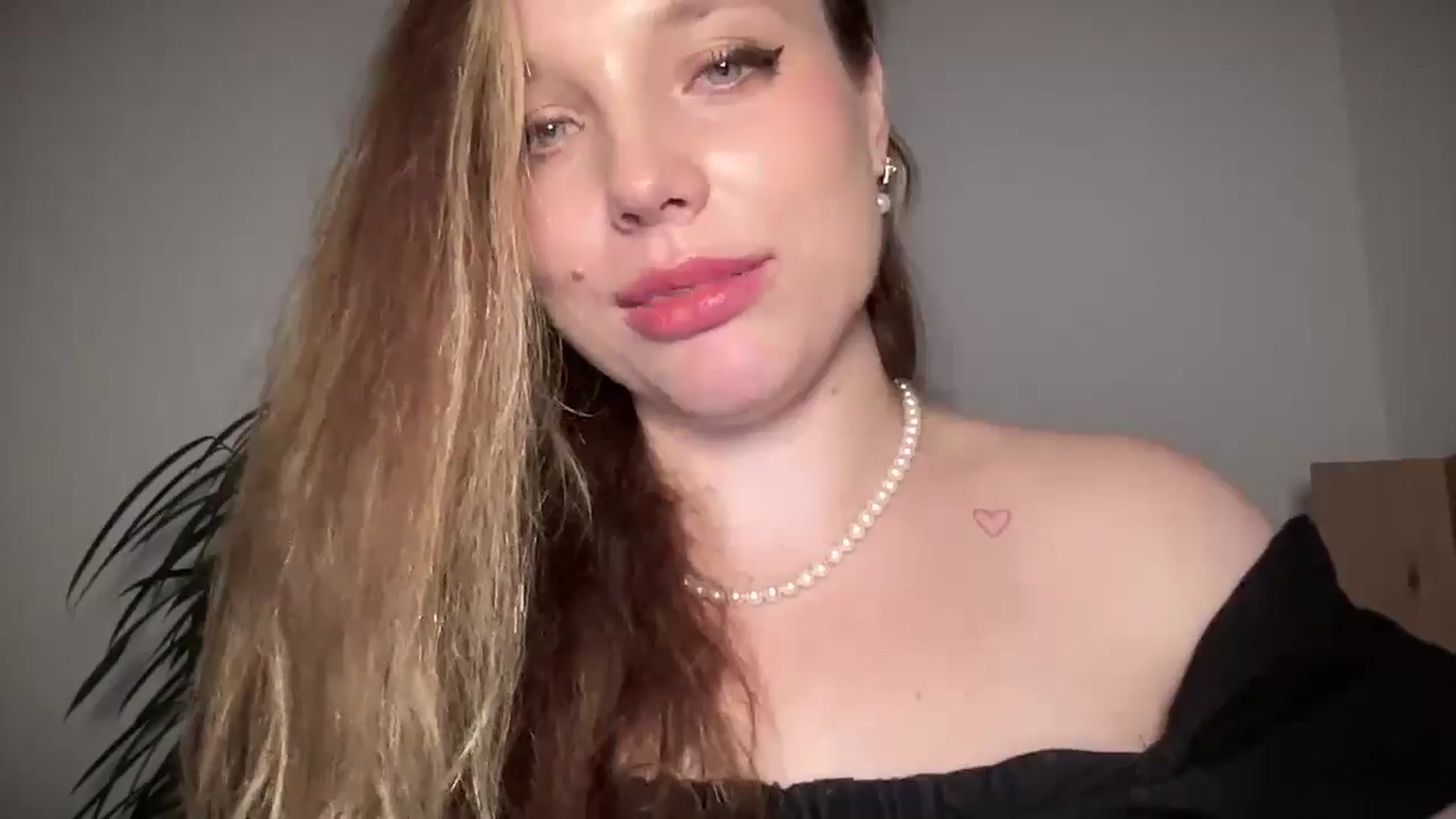 Gallery image thumbnail from SabrinaGolden's myfreecams stream on, 09/07/2025, 03:22 image 20 of 20