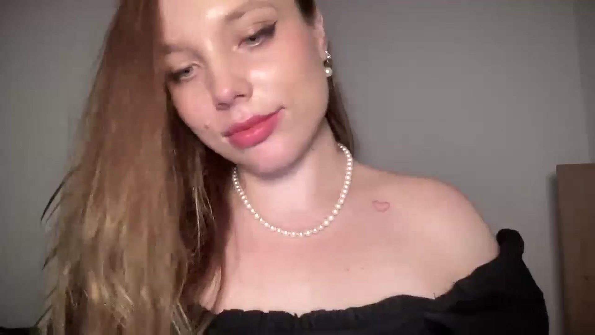 Gallery image thumbnail from SabrinaGolden's myfreecams stream on, 09/07/2025, 03:22 image 3 of 20
