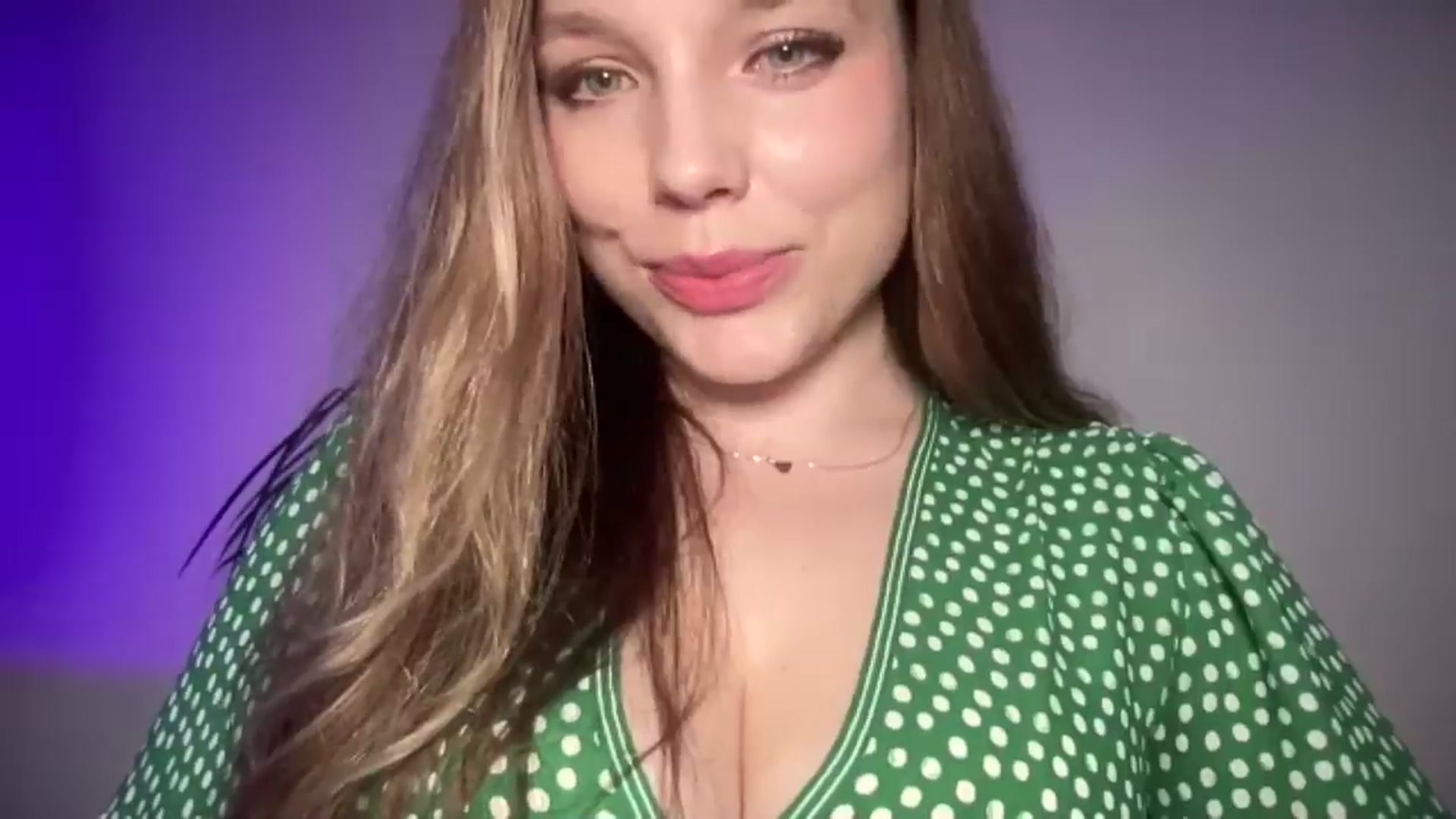Gallery image thumbnail from SabrinaGolden's myfreecams stream on, 09/14/2025, 24:00 image 3 of 20